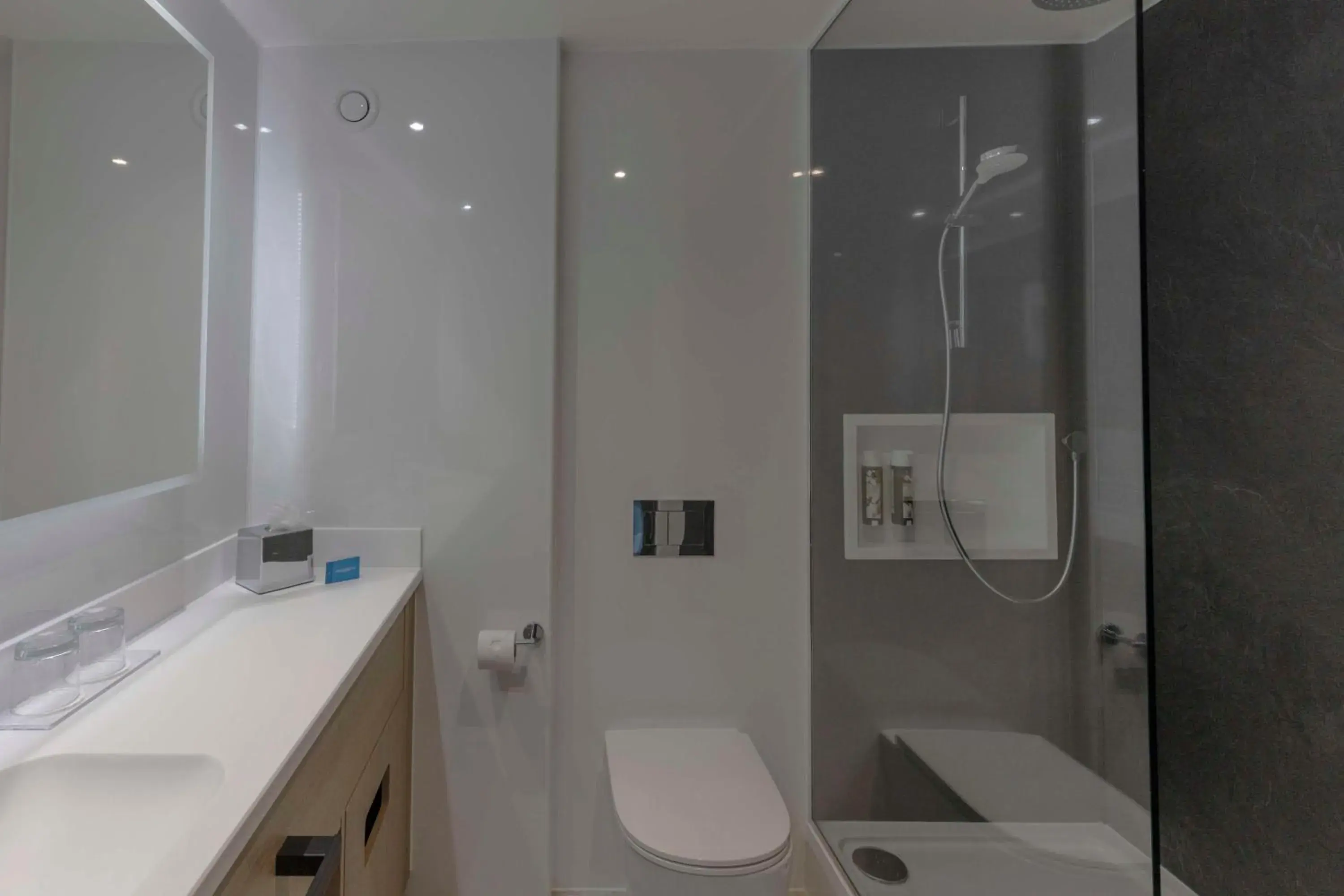 Bathroom in Best Western Plus The Quays Hotel Sheffield Bathroom in Best Western Plus The Quays Hotel Sheffield