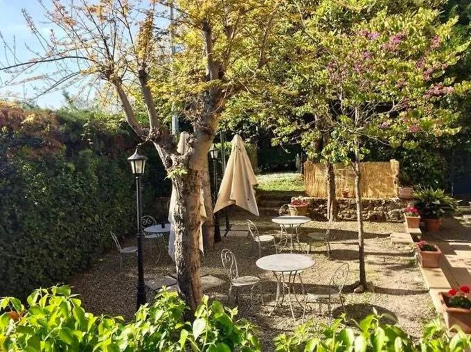 Garden in Hotel Villa Porta All'Arco