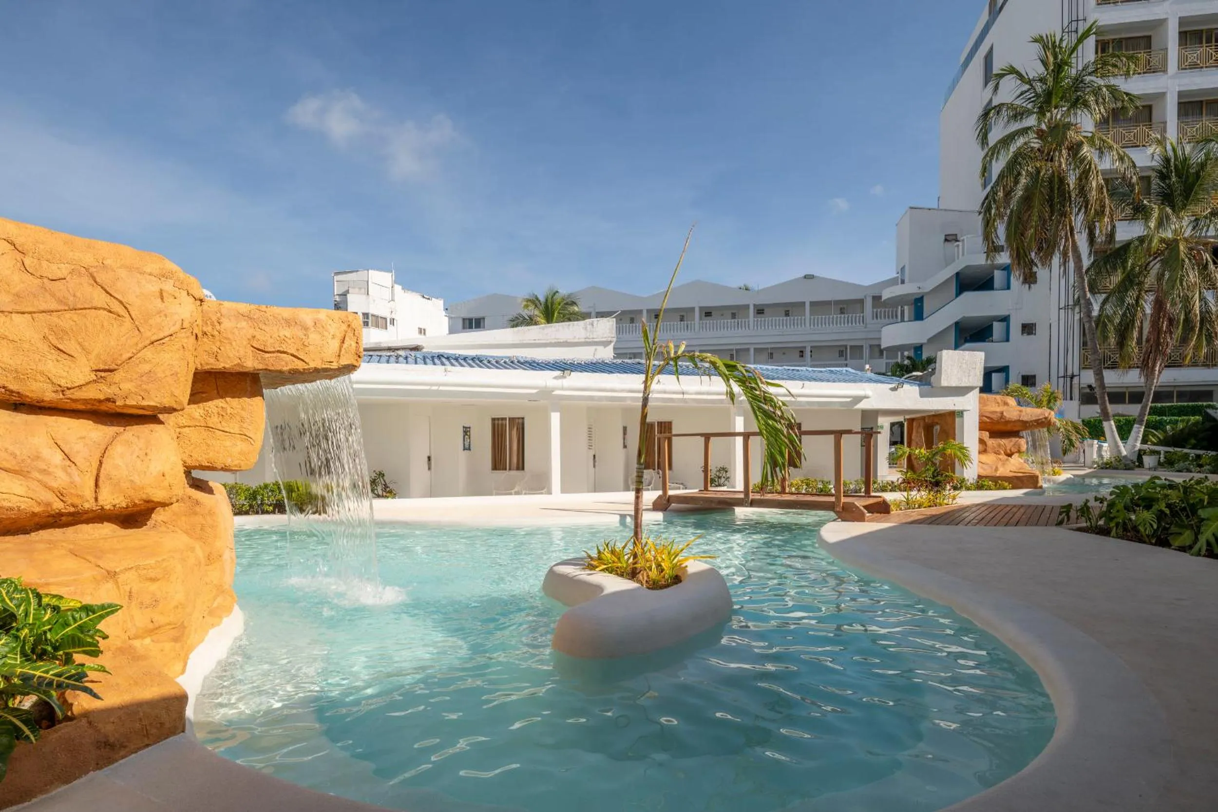 Swimming pool in Hotel El Dorado