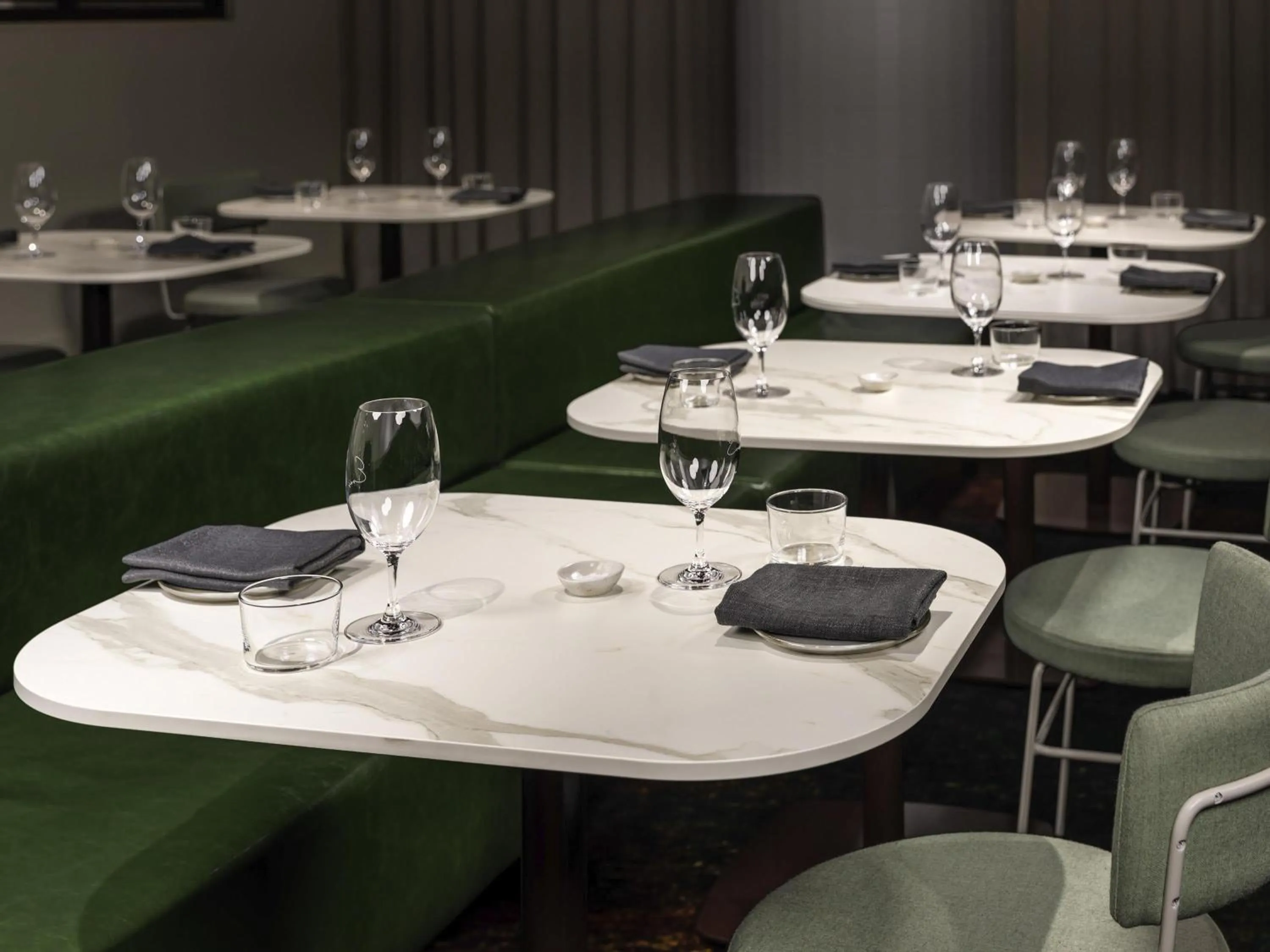 Restaurant/places to eat in Pullman Melbourne City Centre