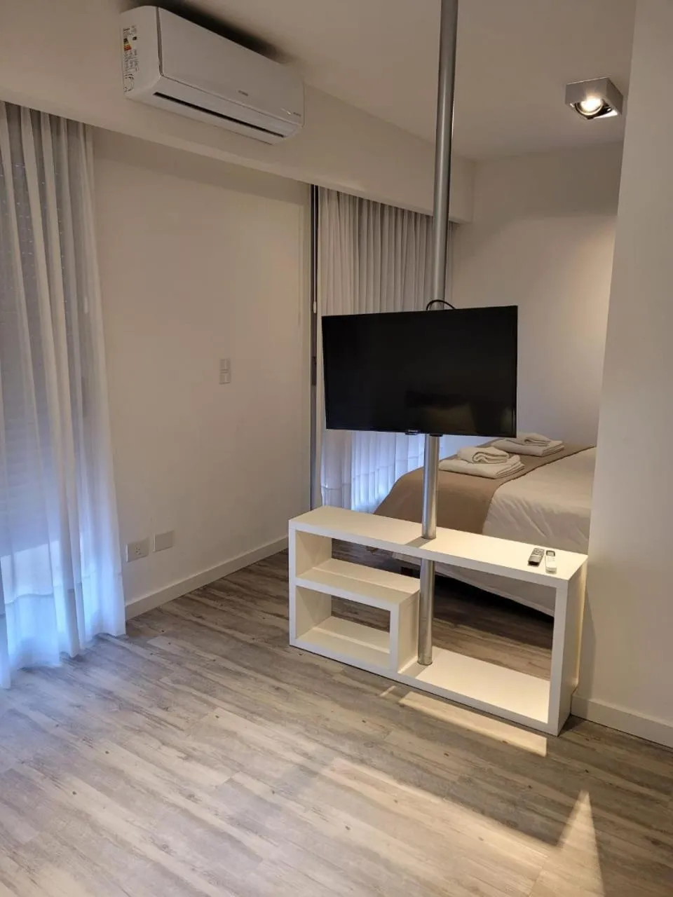 Communal lounge/ TV room, Bed in Color Botánico