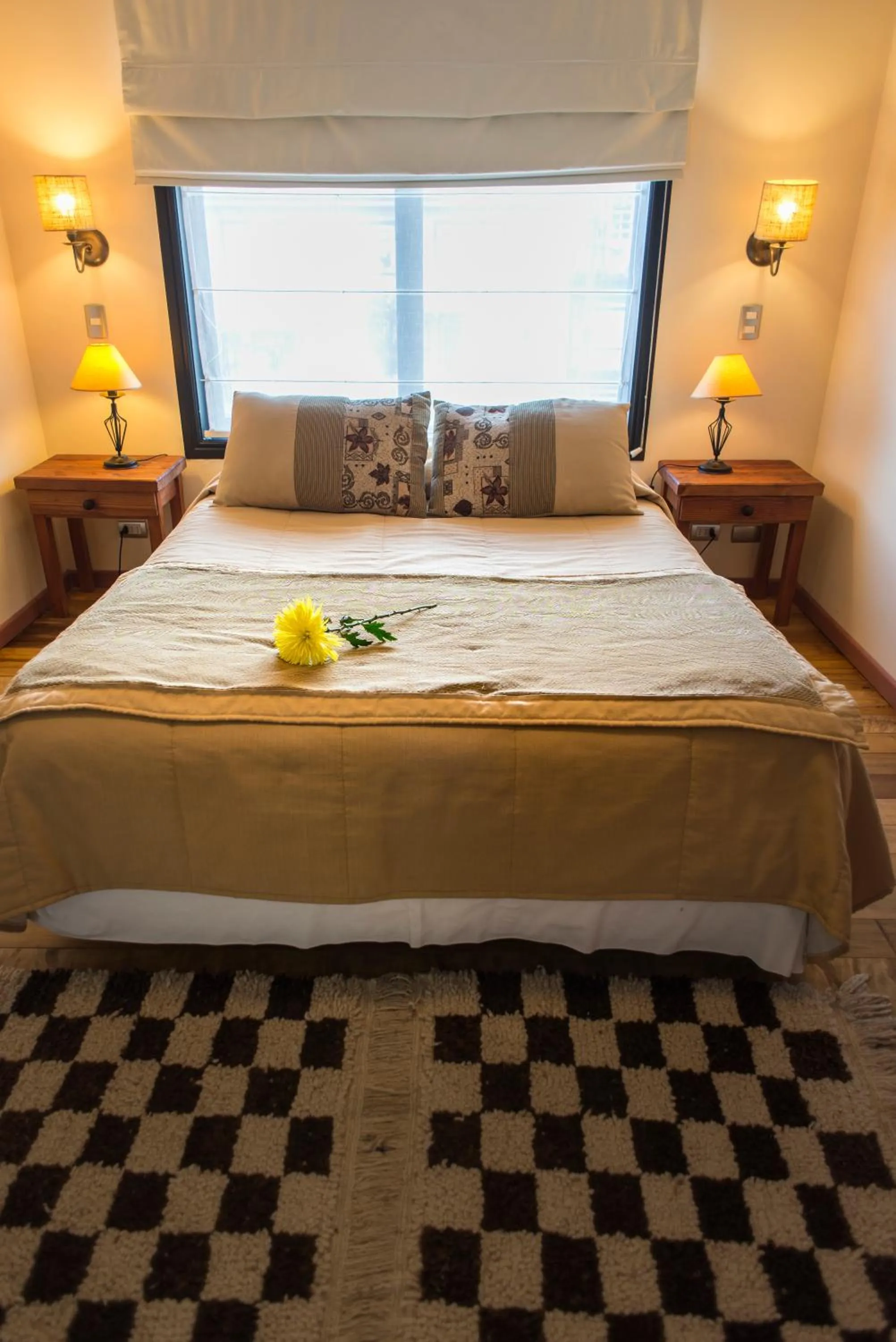 Photo of the whole room, Bed in Weisserhaus