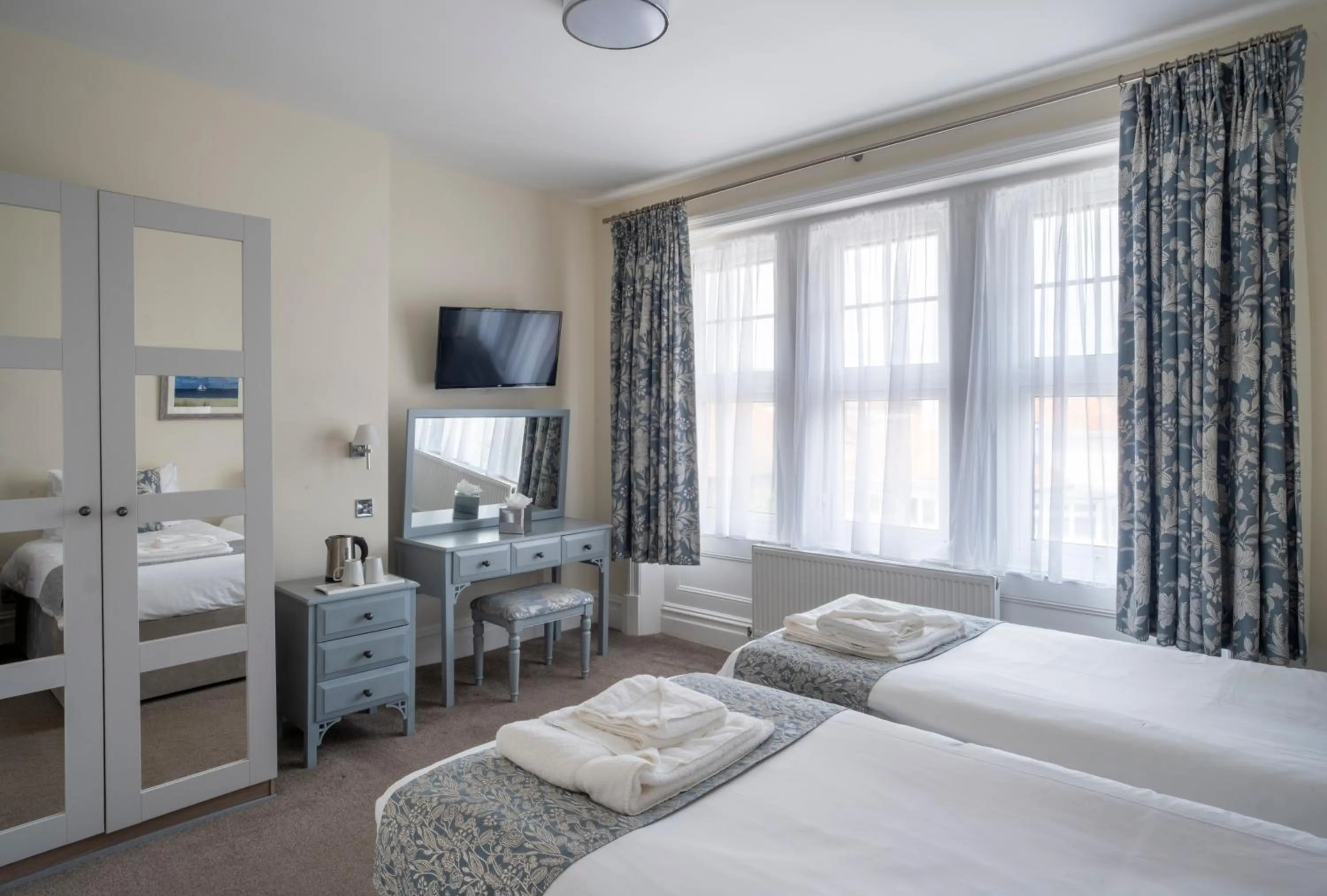 Bed in Grand Hotel Swanage