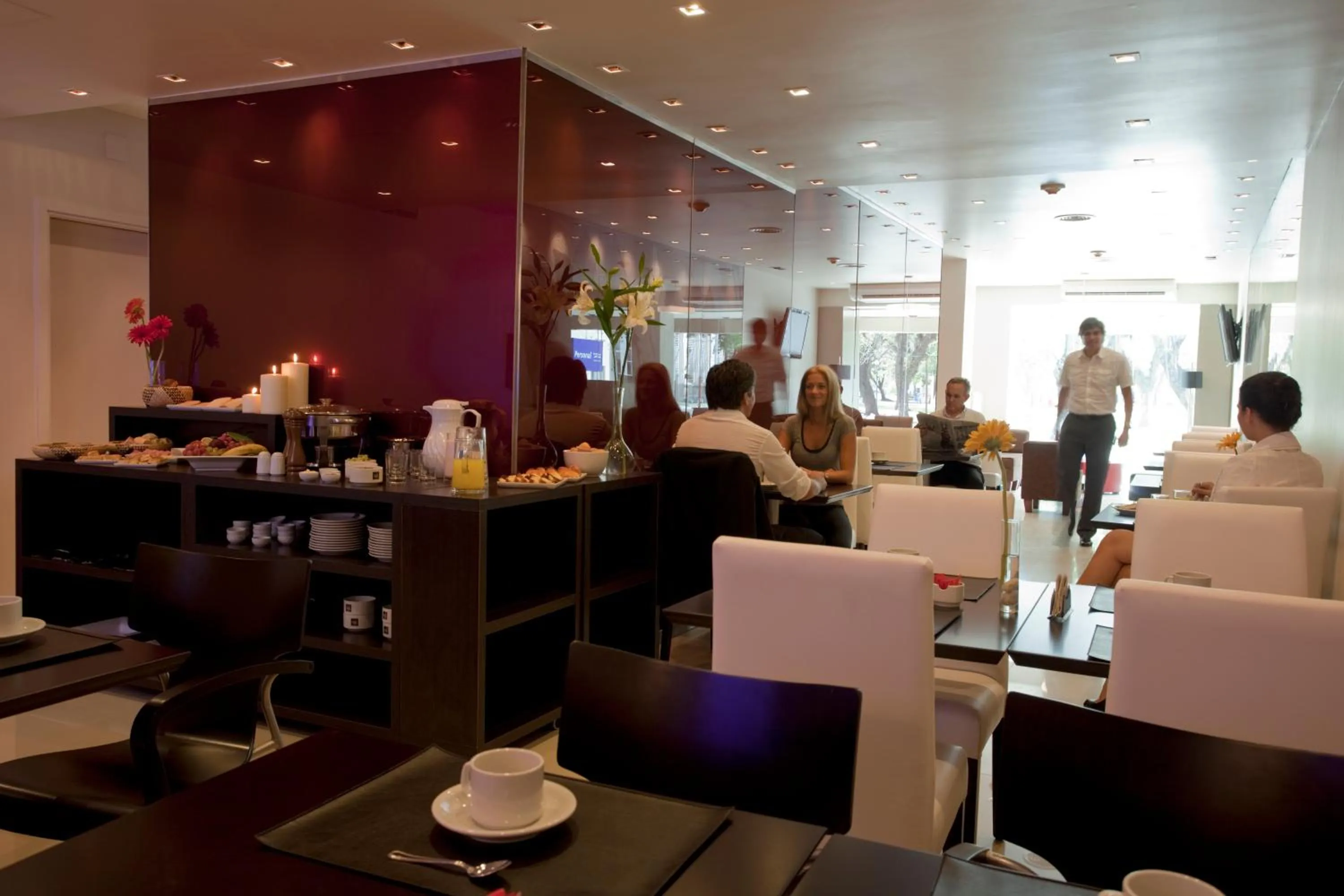 Restaurant/places to eat in Niyat Urban Hotel