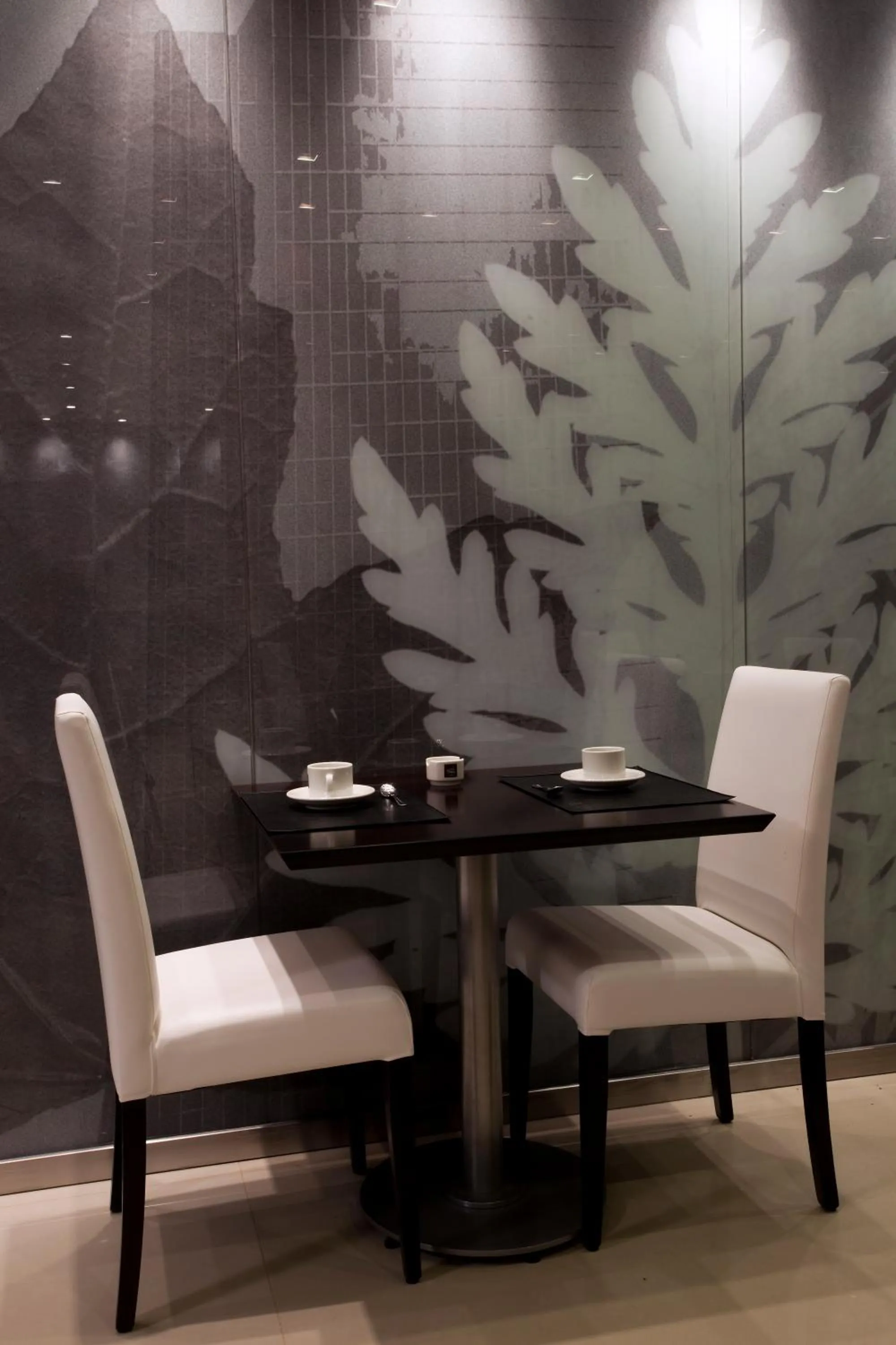 Restaurant/places to eat in Niyat Urban Hotel