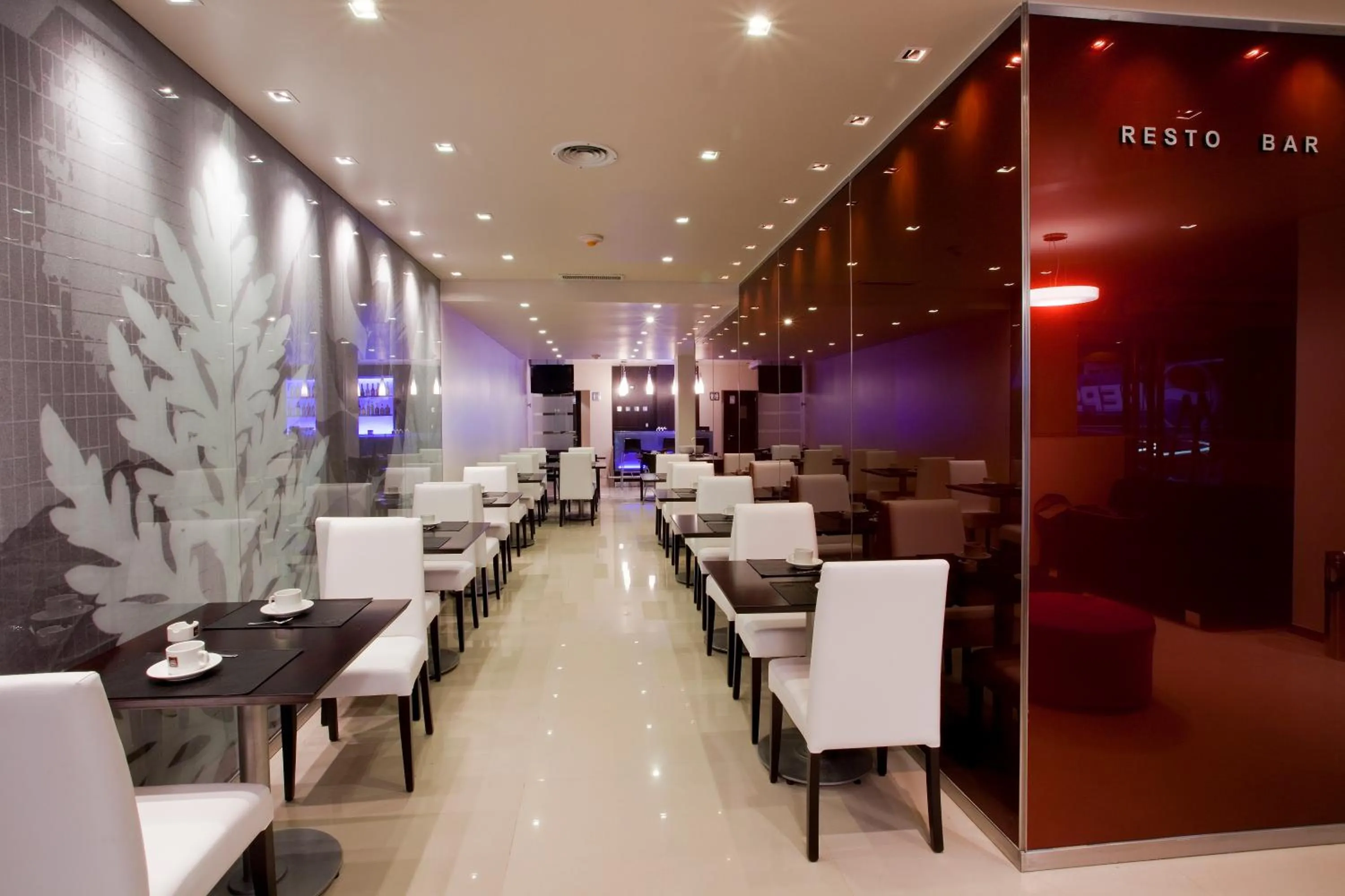 Restaurant/places to eat in Niyat Urban Hotel