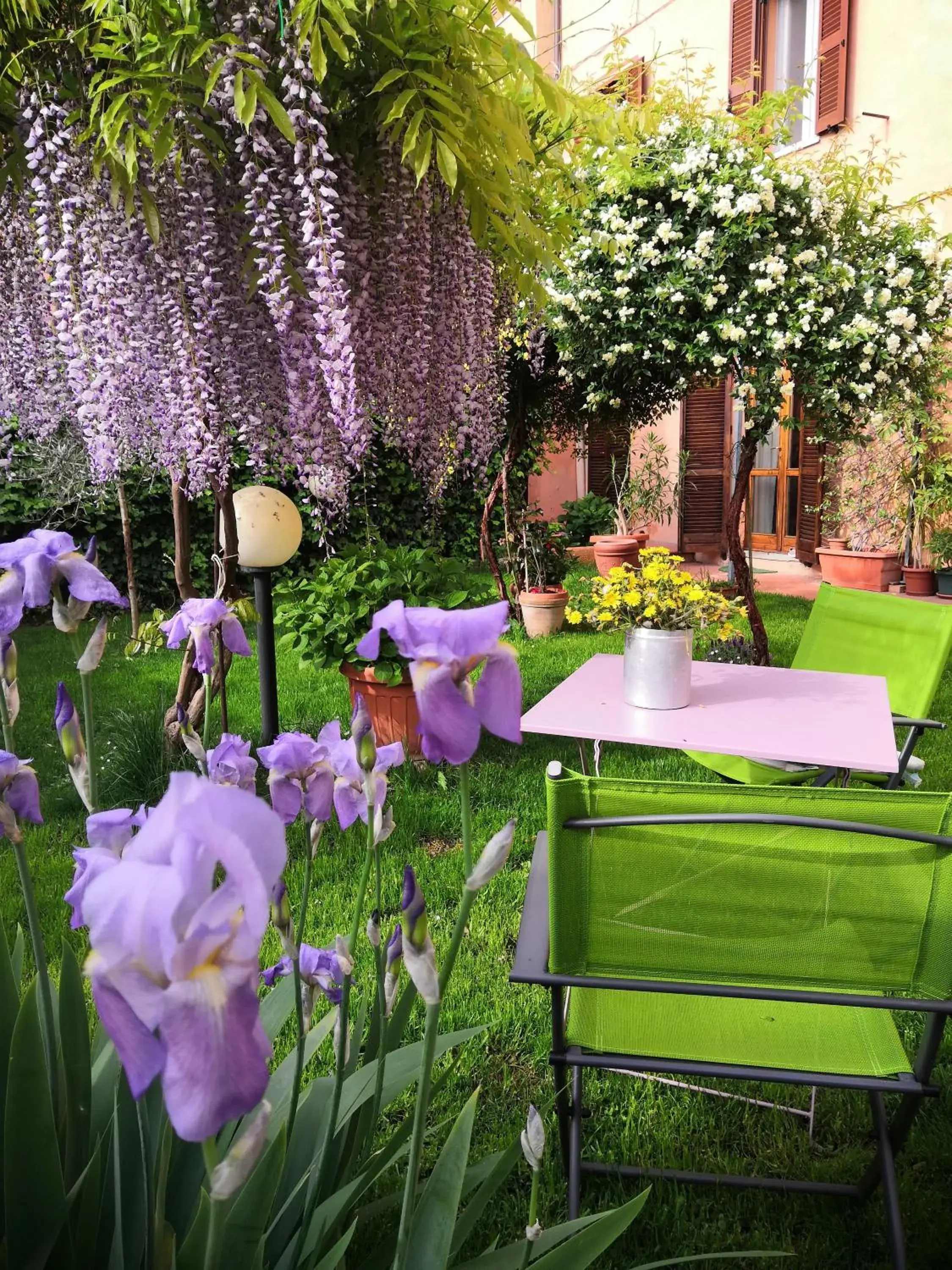 Al Giardino Di Alice B&b Al Giardino Di Alice B&b