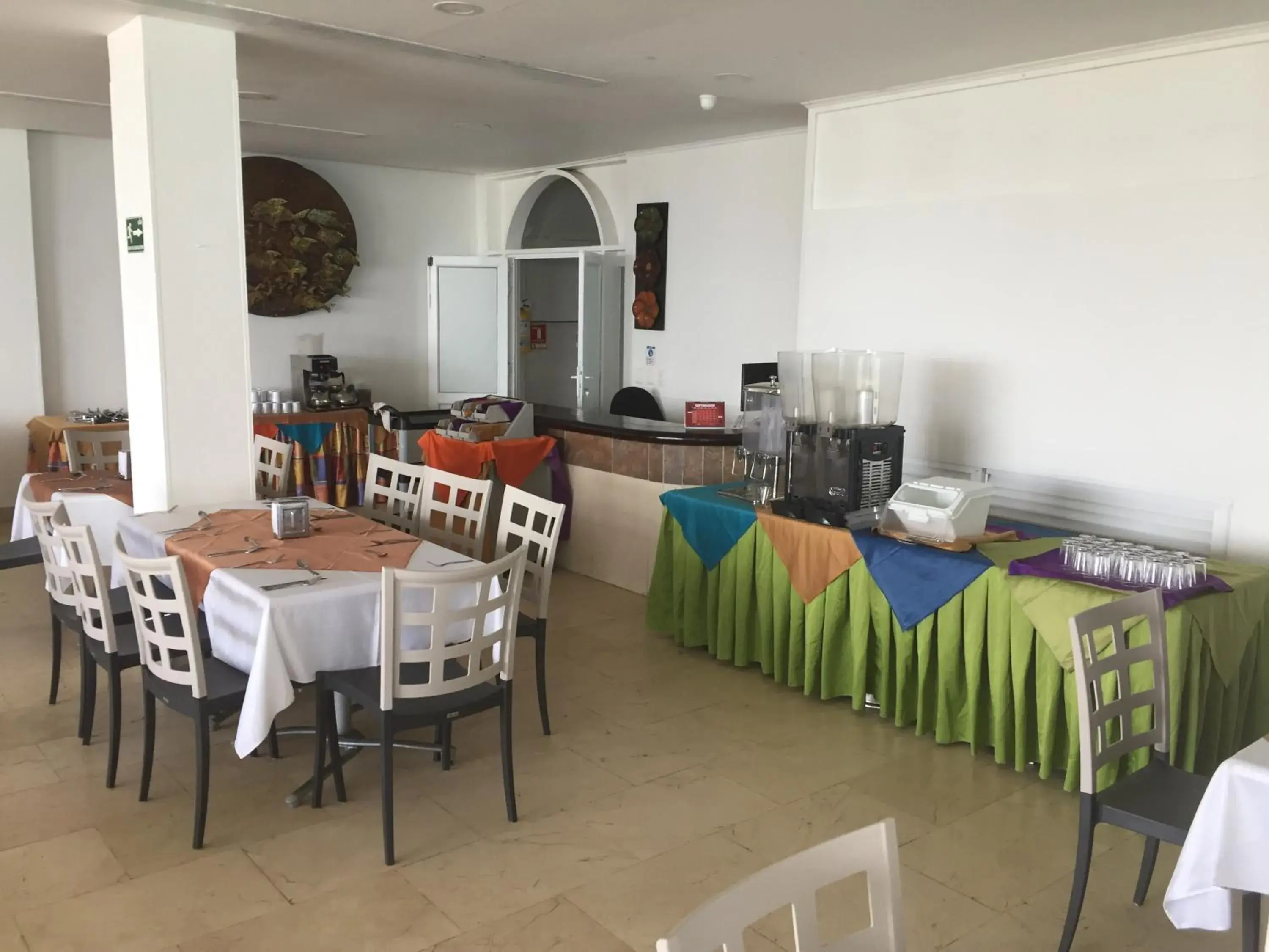 Restaurant/places to eat in Hotel Lord Pierre Restaurant/places to eat in Hotel Lord Pierre