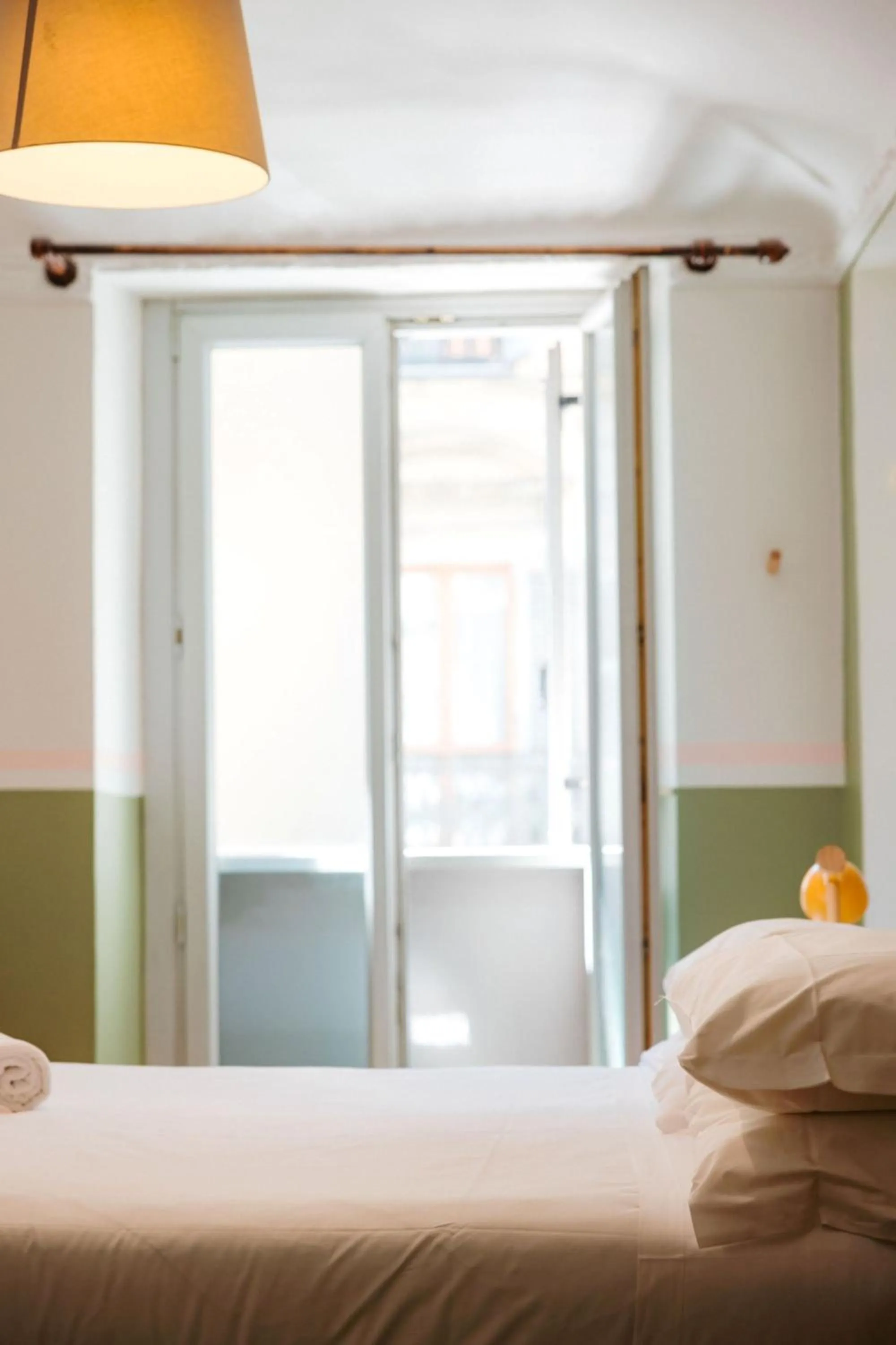 Photo of the whole room, Bed in Tomato Urban Retreat