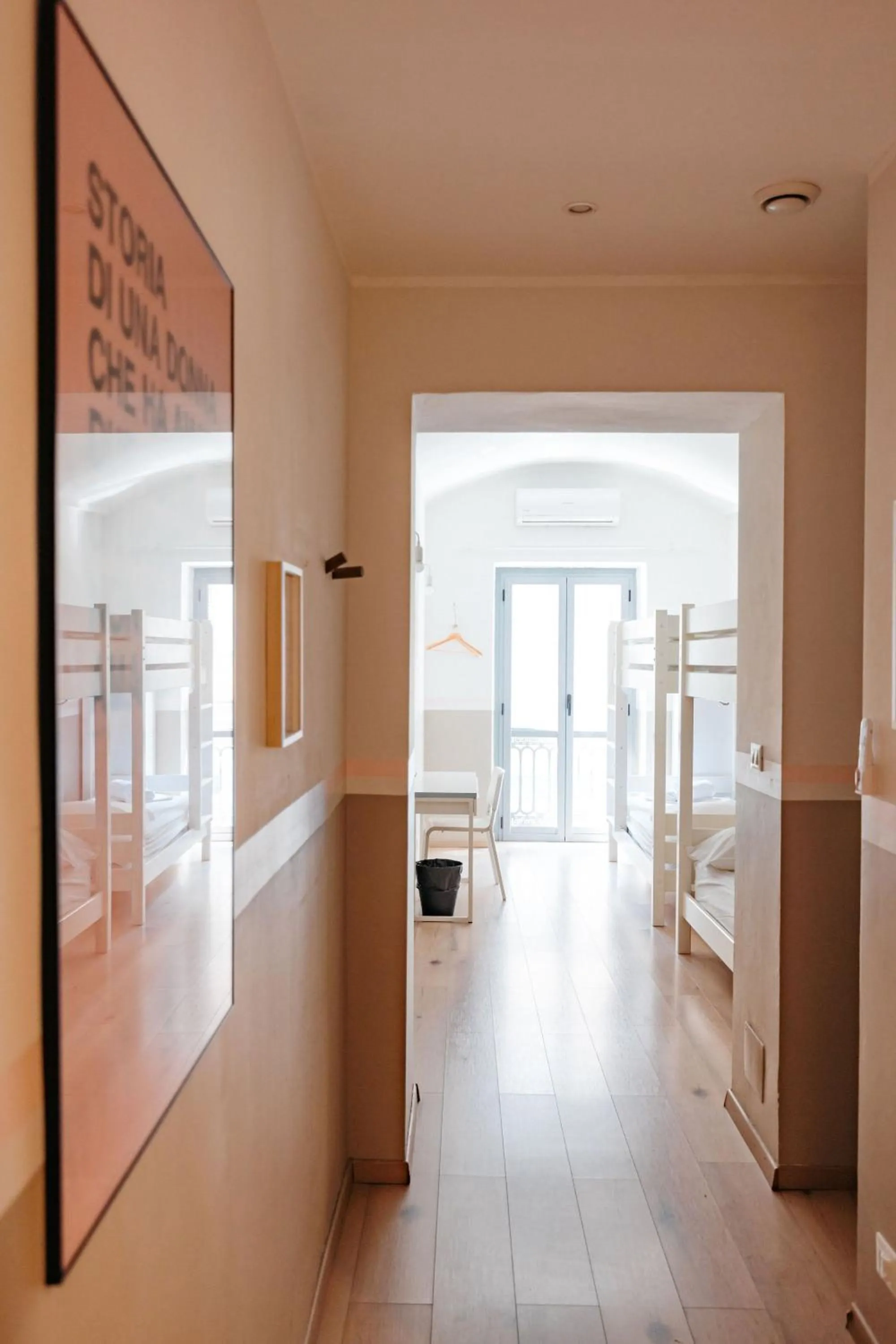 Photo of the whole room, Bed in Tomato Urban Retreat