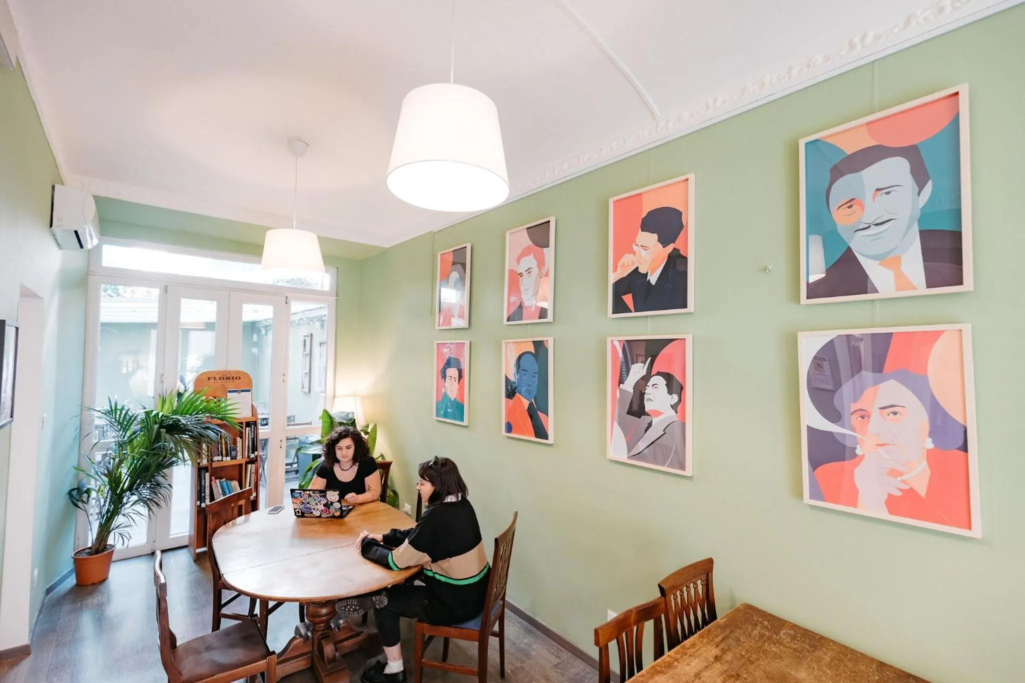 Business facilities in Tomato Urban Retreat