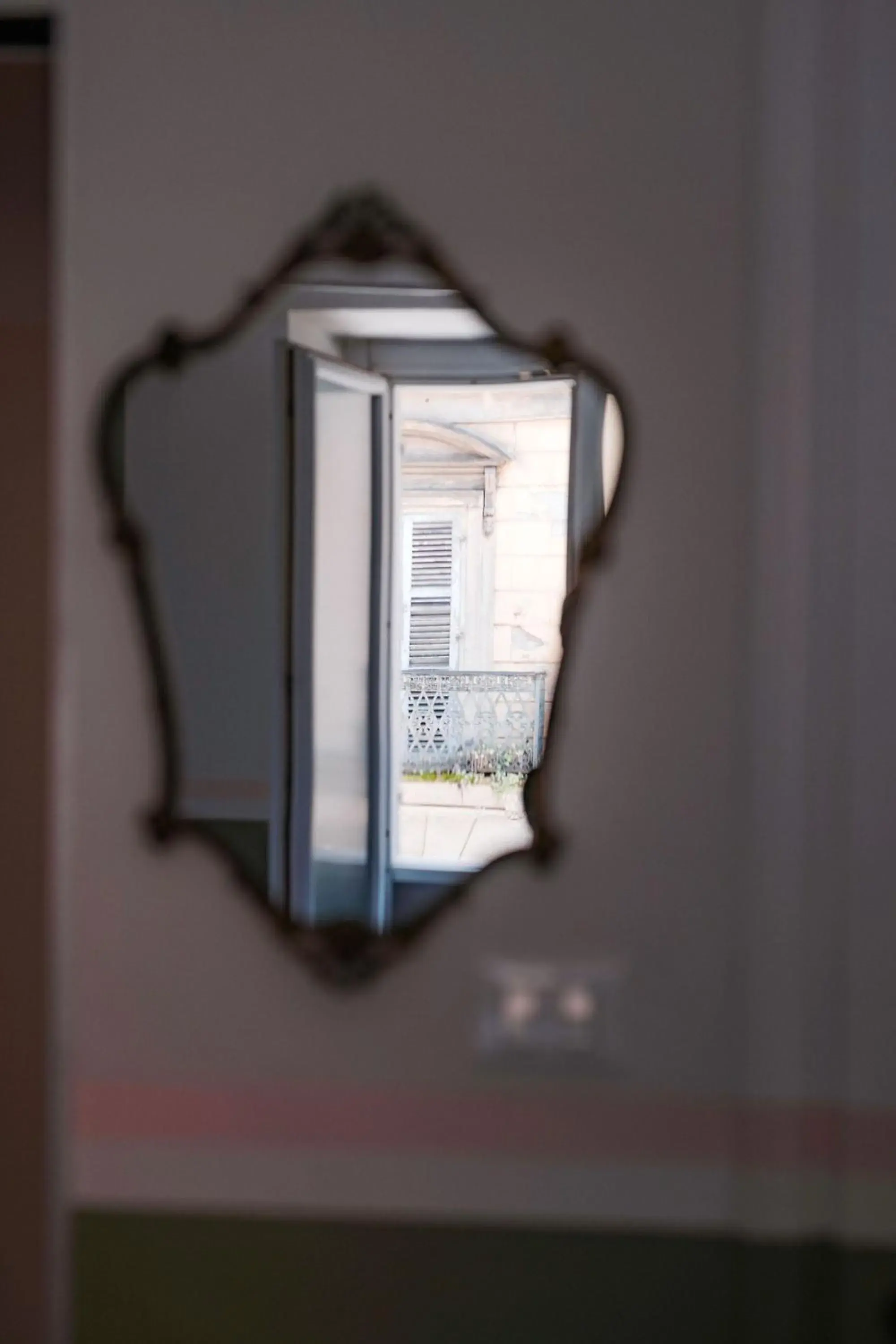 Property building in Tomato Urban Retreat Property building in Tomato Urban Retreat