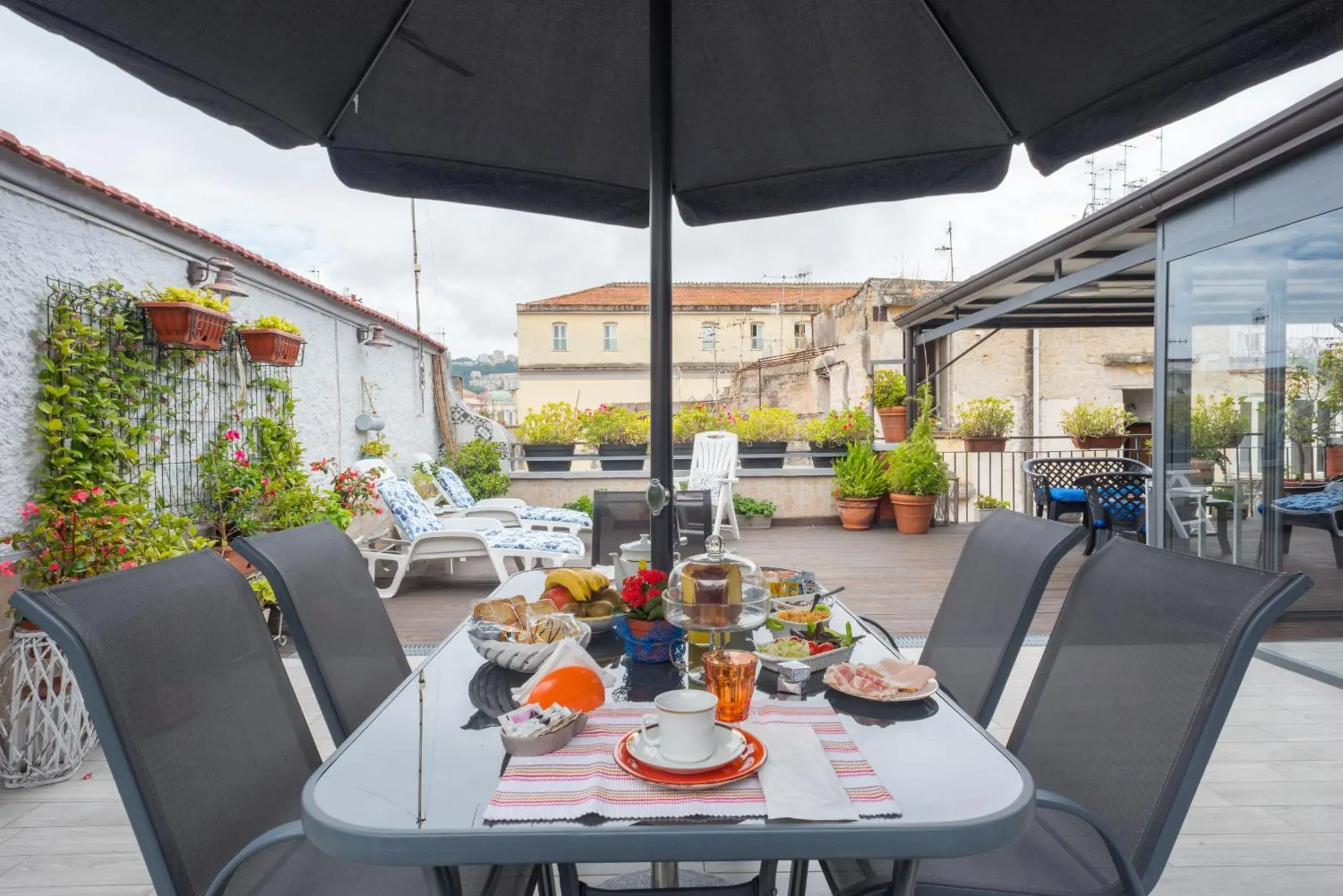 La Terrazza ai Miracoli La Terrazza ai Miracoli