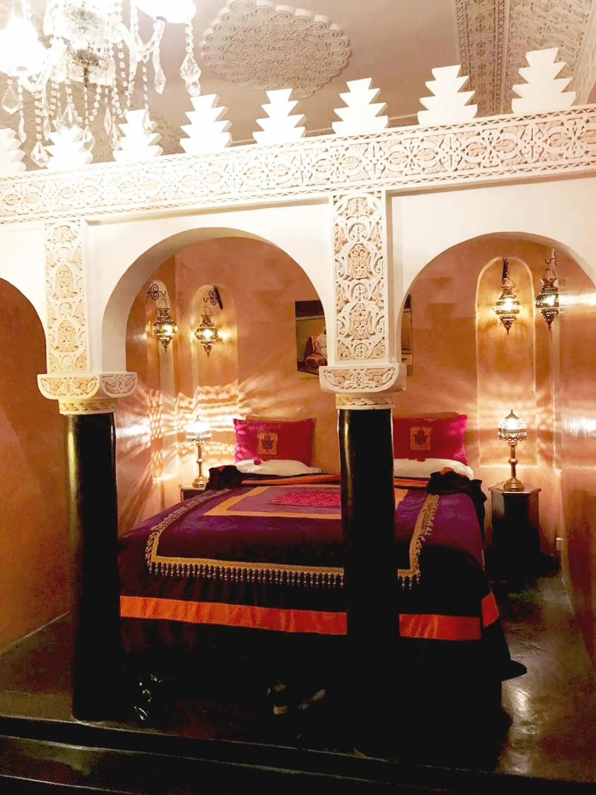 Bed in Riad Fatinat Marrakech