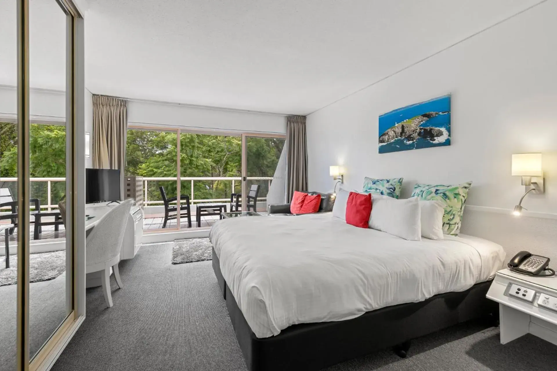 Bed in Pacific Bay Resort Bed in Pacific Bay Resort