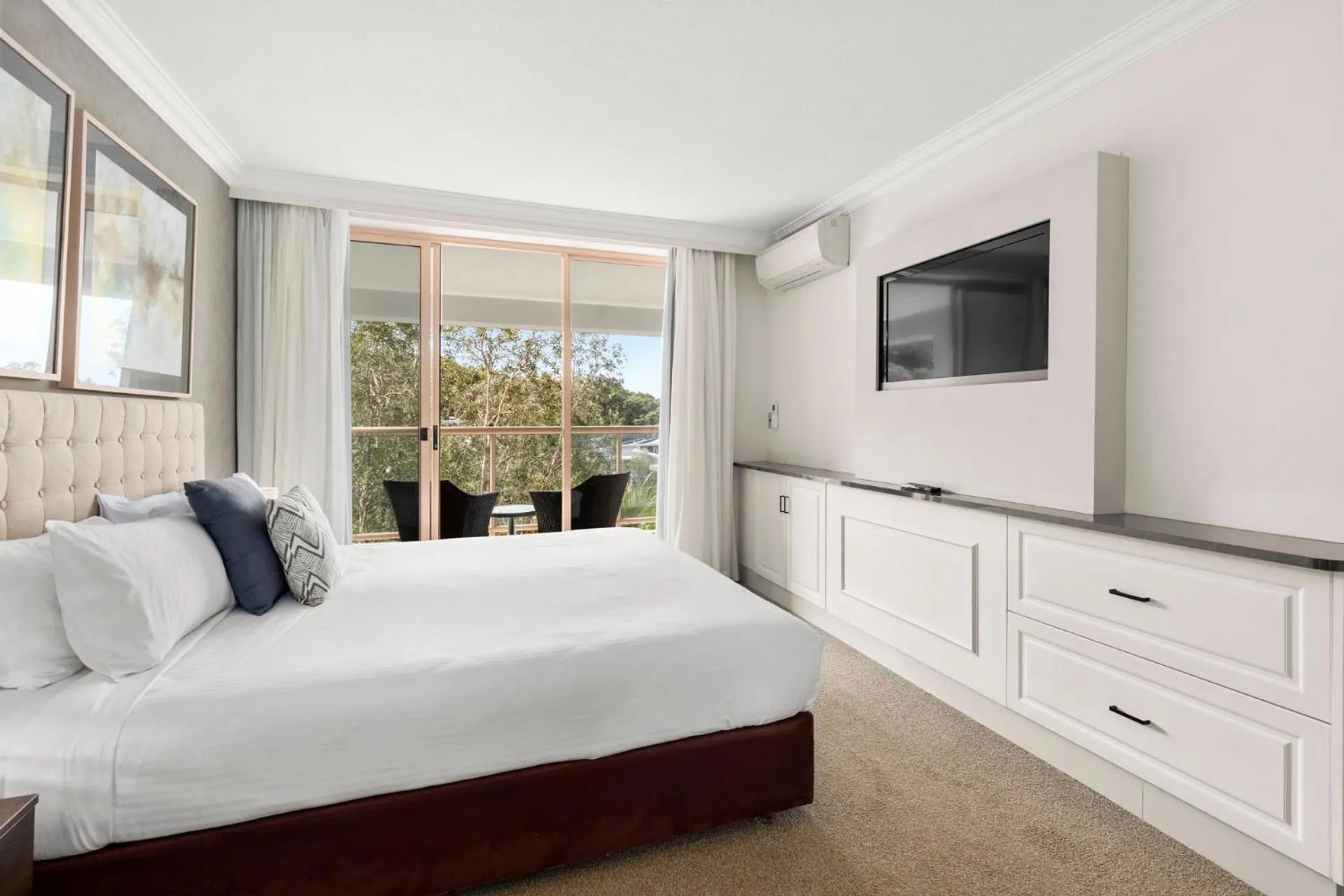 Bedroom, Bed in Pacific Bay Resort