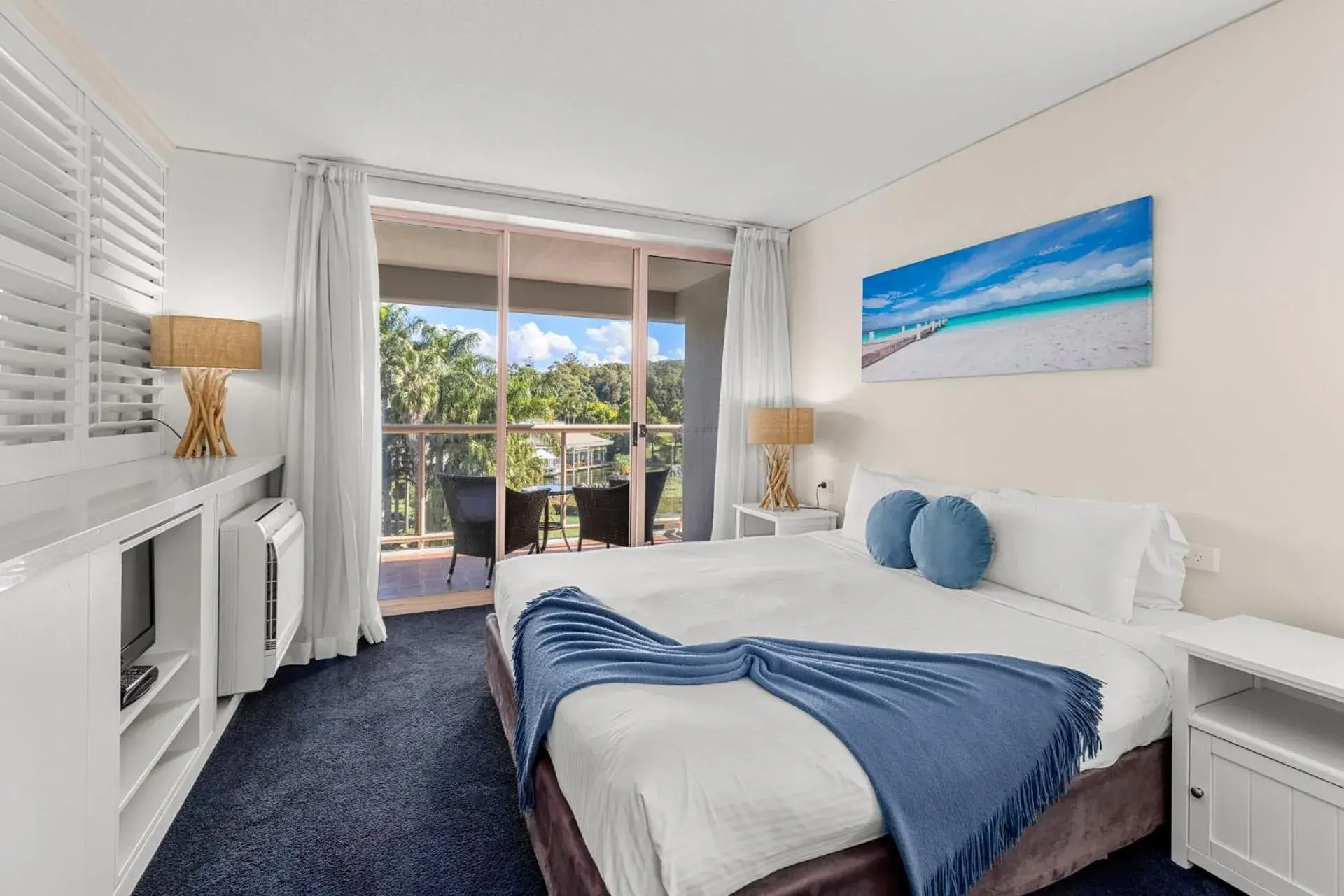 Bedroom, Bed in Pacific Bay Resort Bedroom, Bed in Pacific Bay Resort