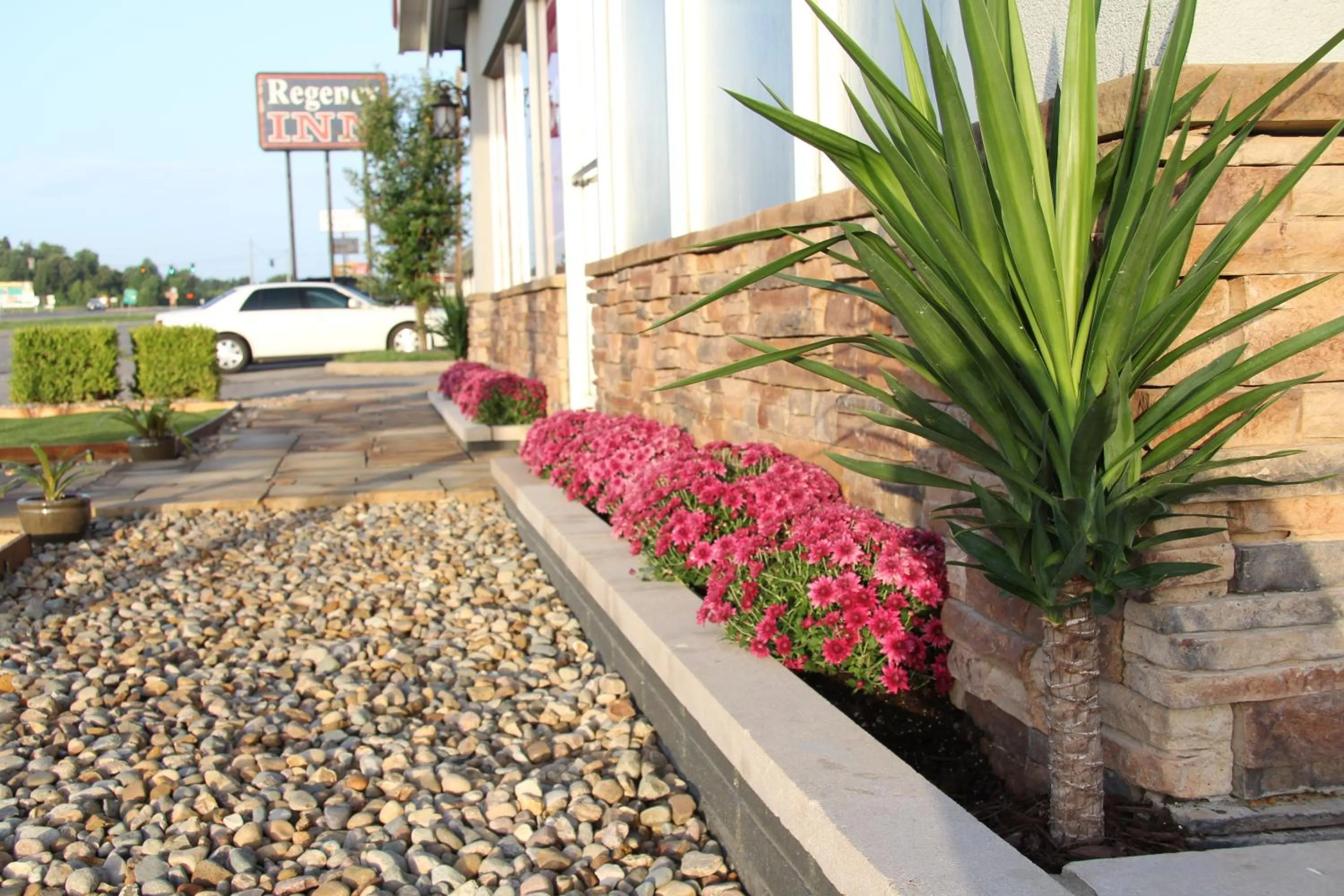 Facade/entrance in Regency Inn of Eddyville Kuttawa