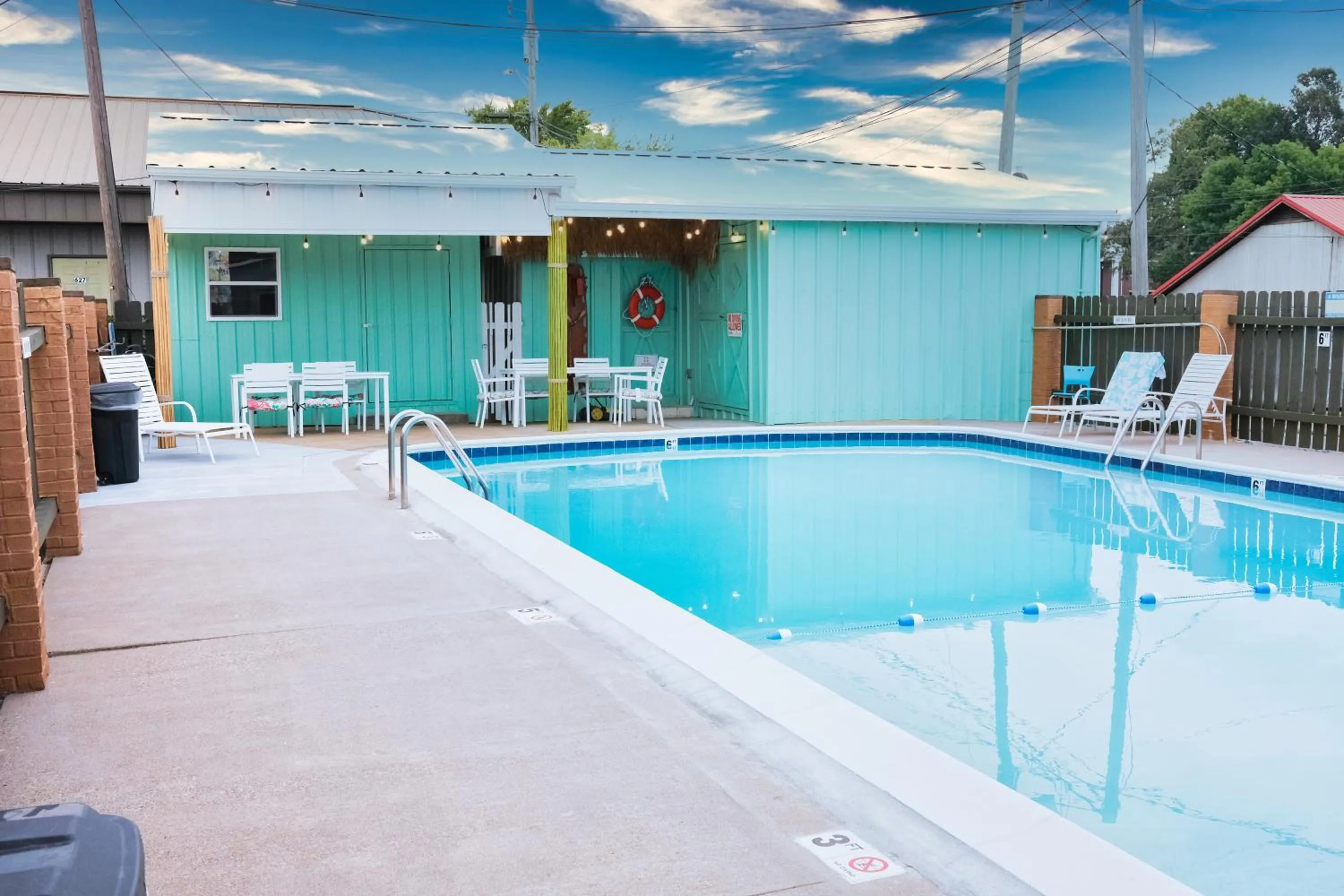 Patio in Regency Inn of Eddyville Kuttawa