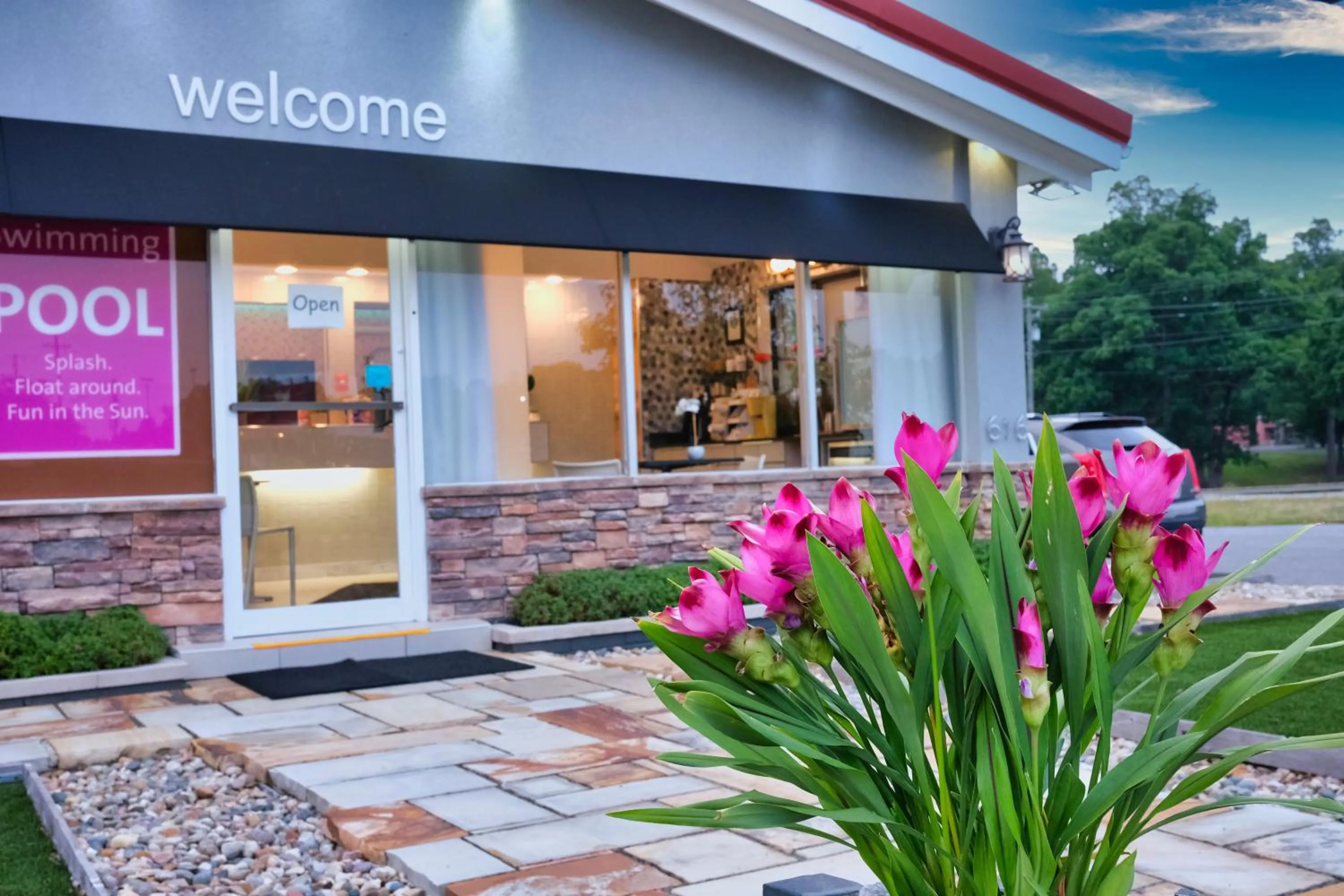 Property building in Regency Inn of Eddyville Kuttawa