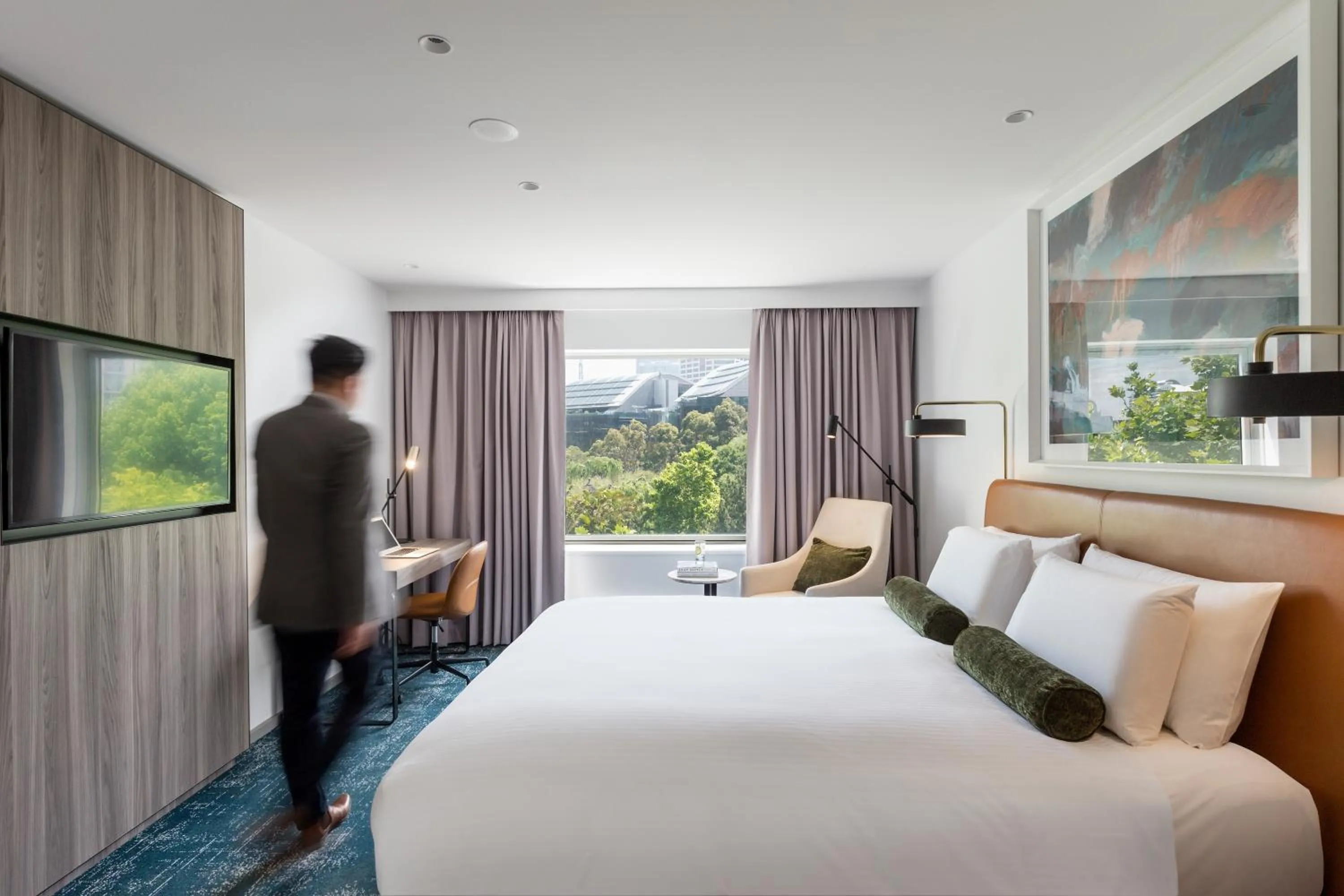 Bed in Novotel Sydney Darling Square