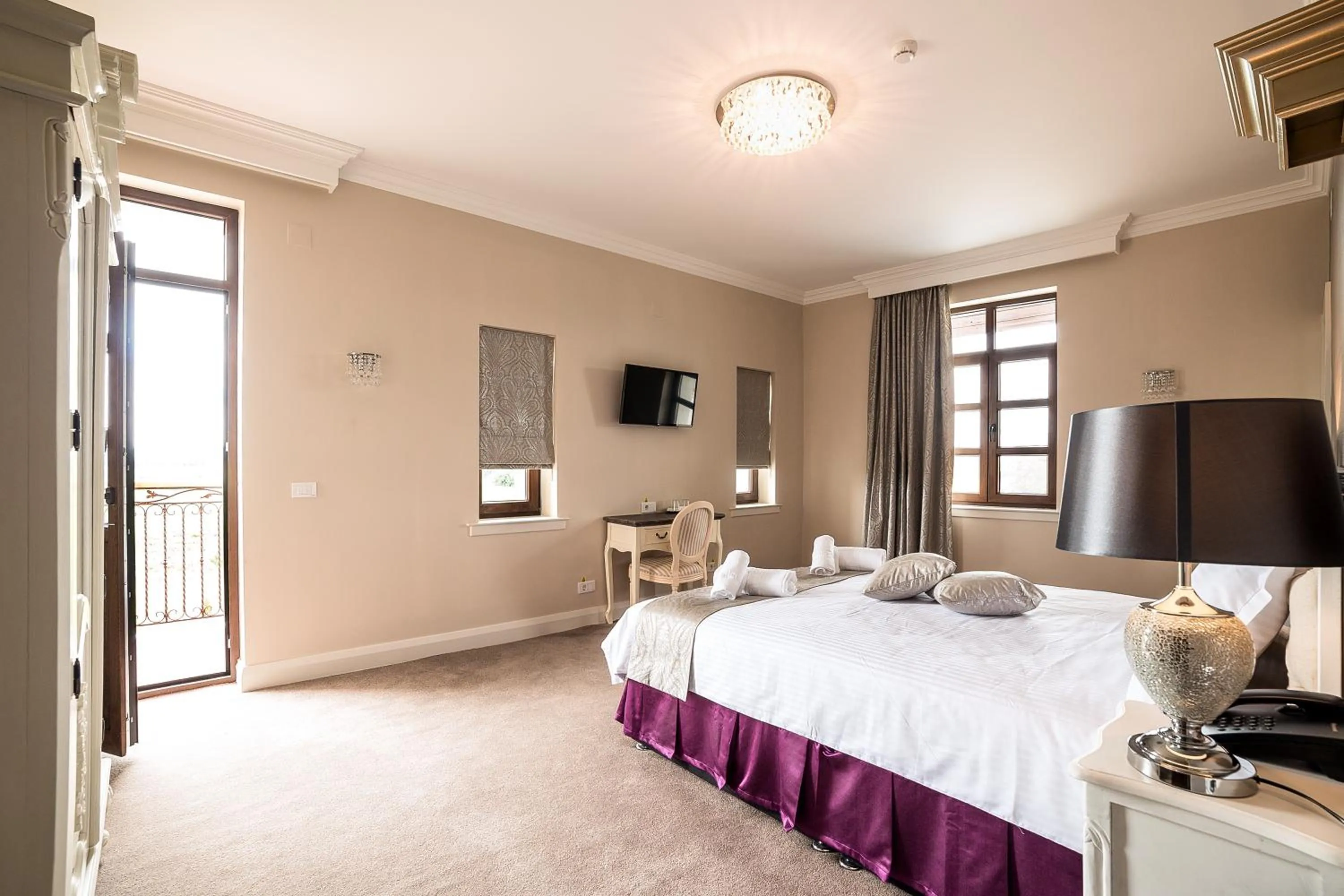 Bed in The Frontier Hotel