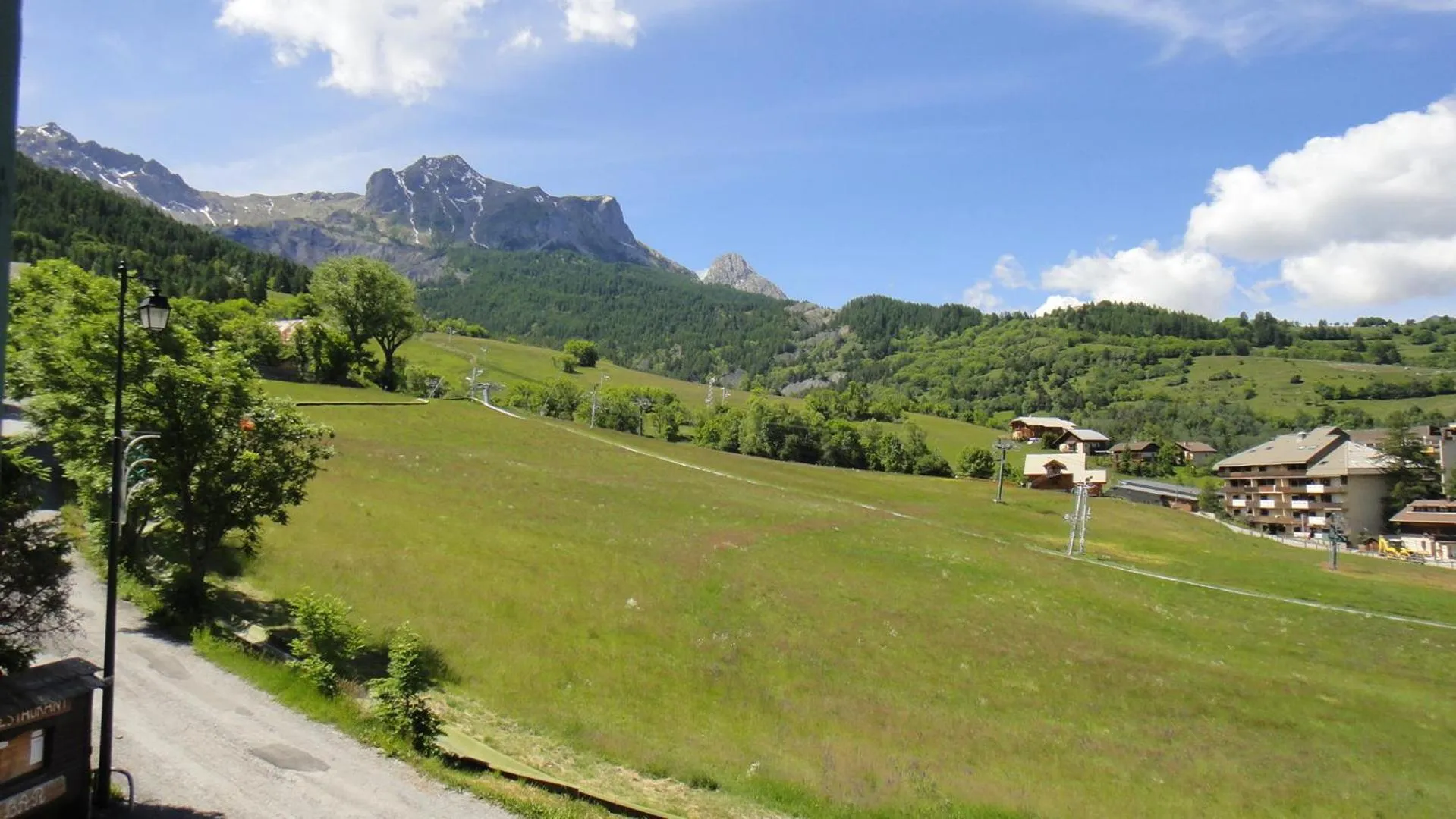 Area and facilities in Hôtel l'Équipe