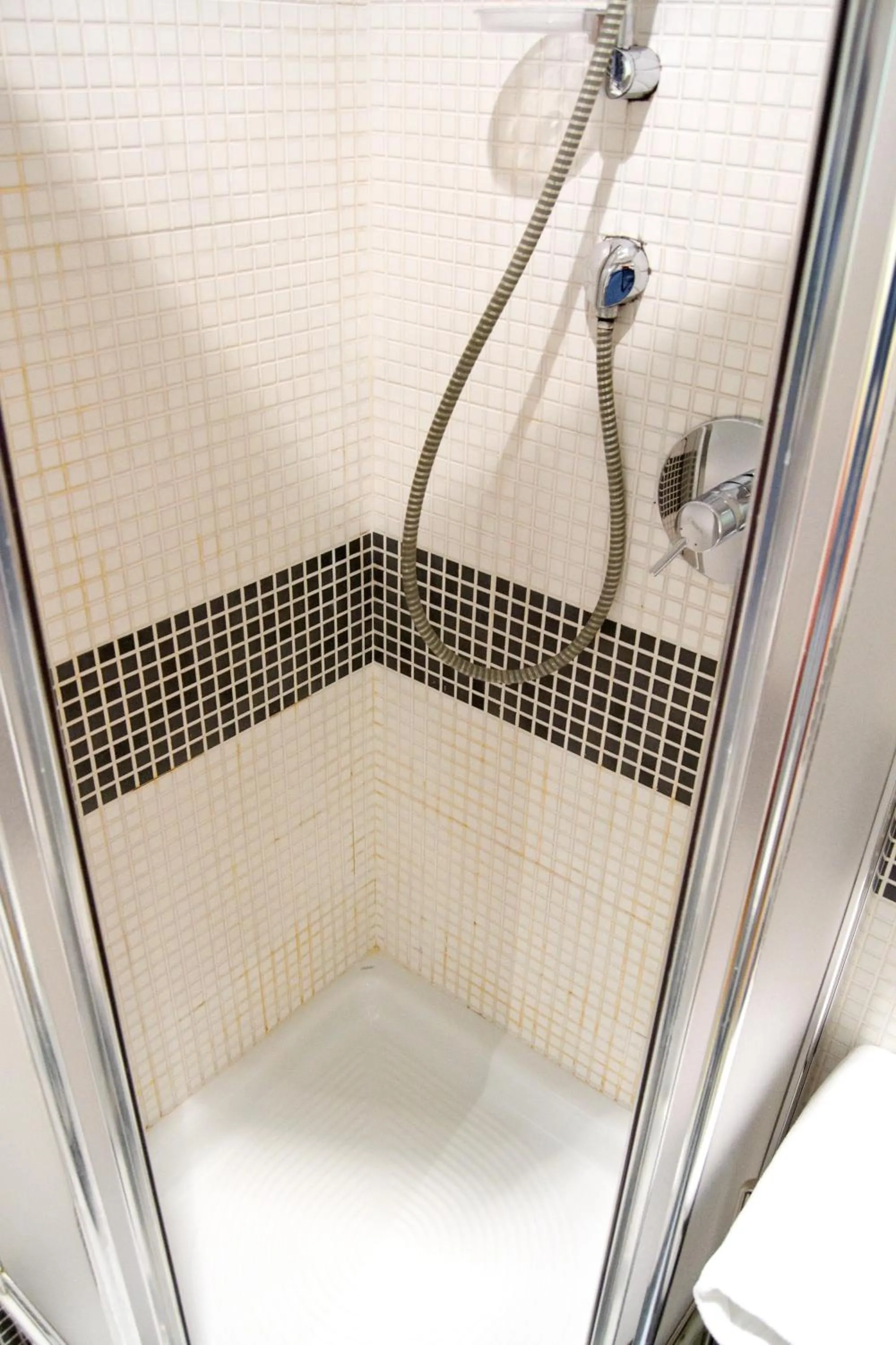 Shower in Domus Mazzini