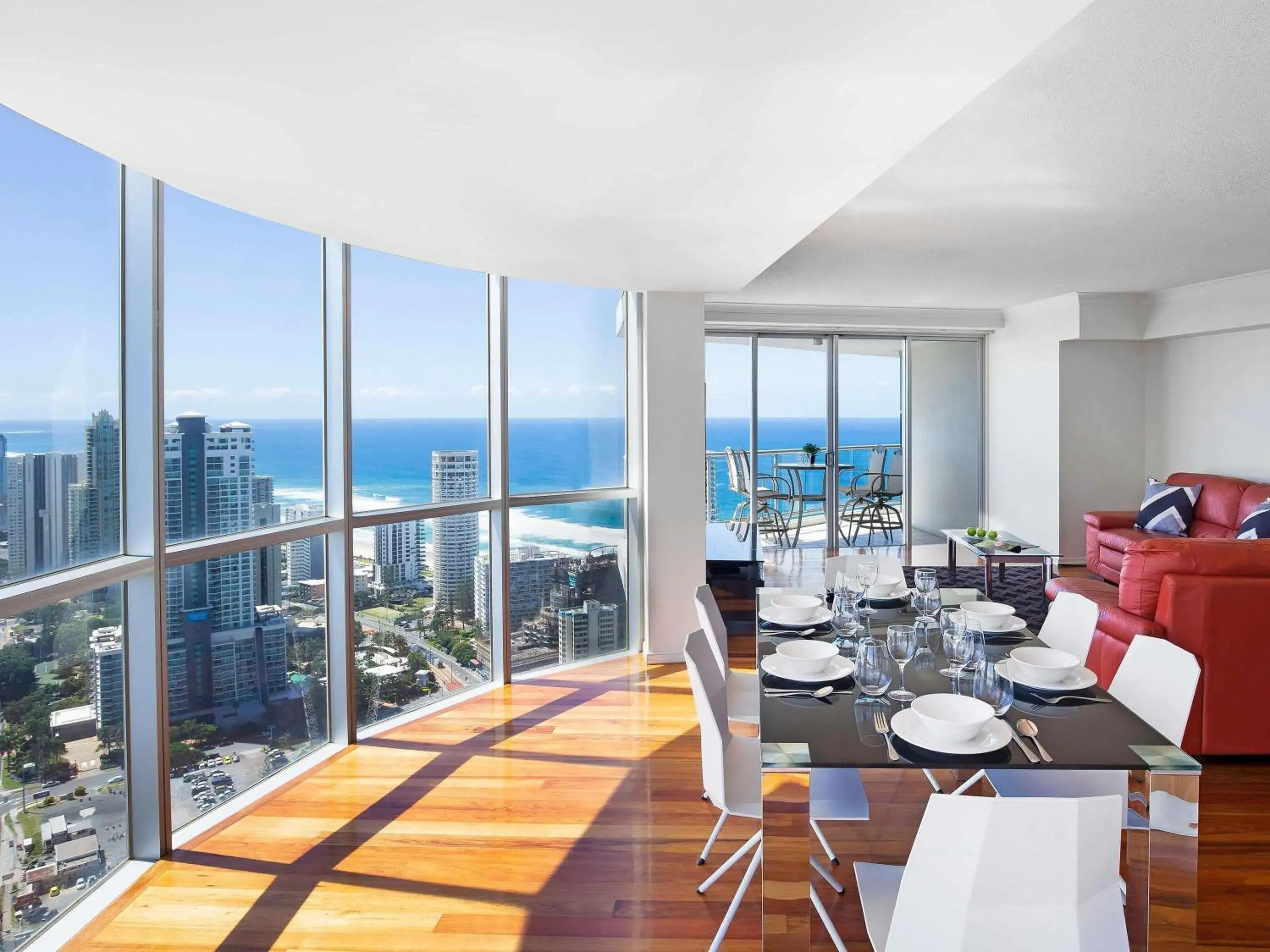 Property building in Mantra Towers of Chevron Property building in Mantra Towers of Chevron