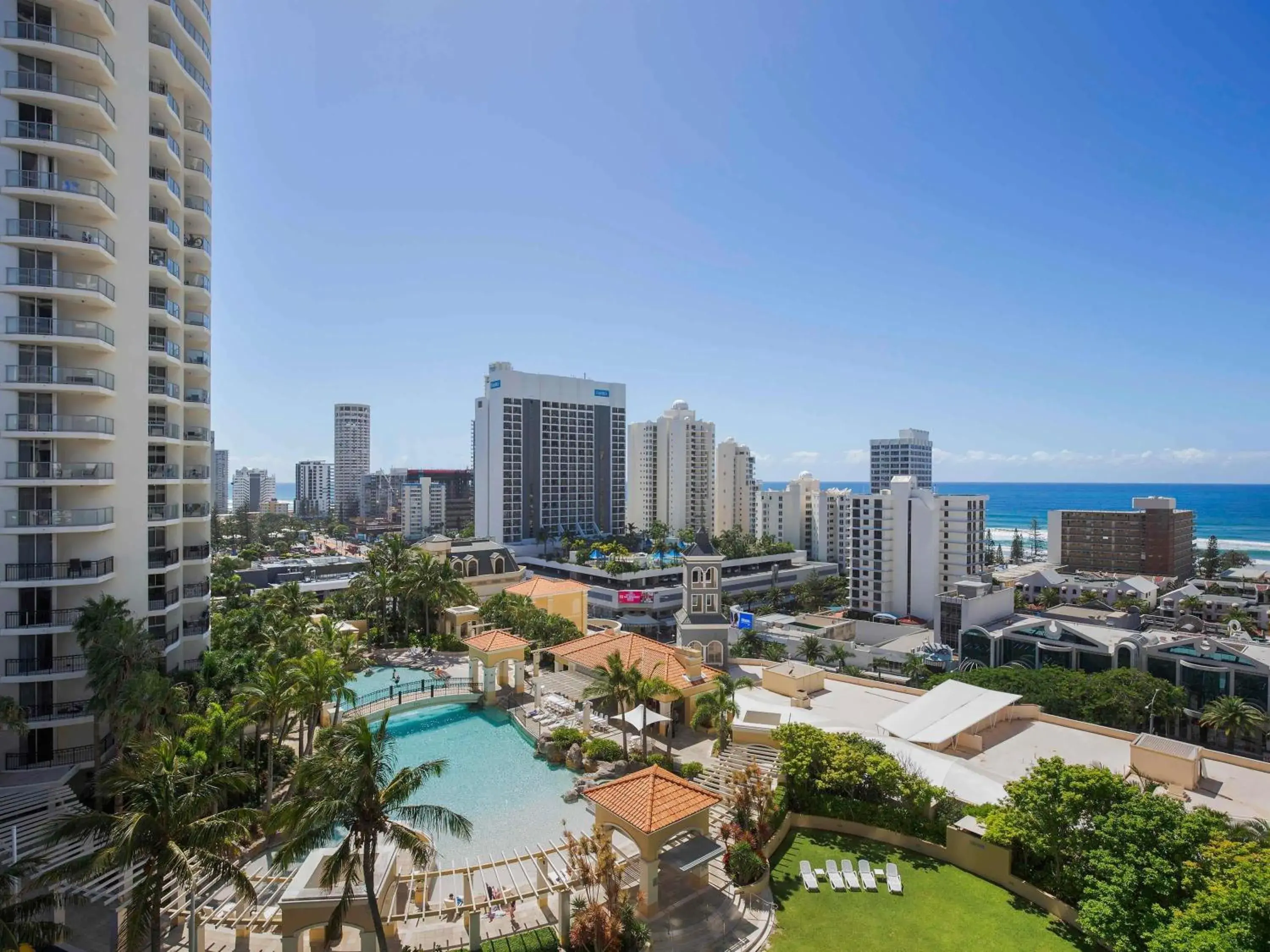 Property building in Mantra Towers of Chevron Property building in Mantra Towers of Chevron