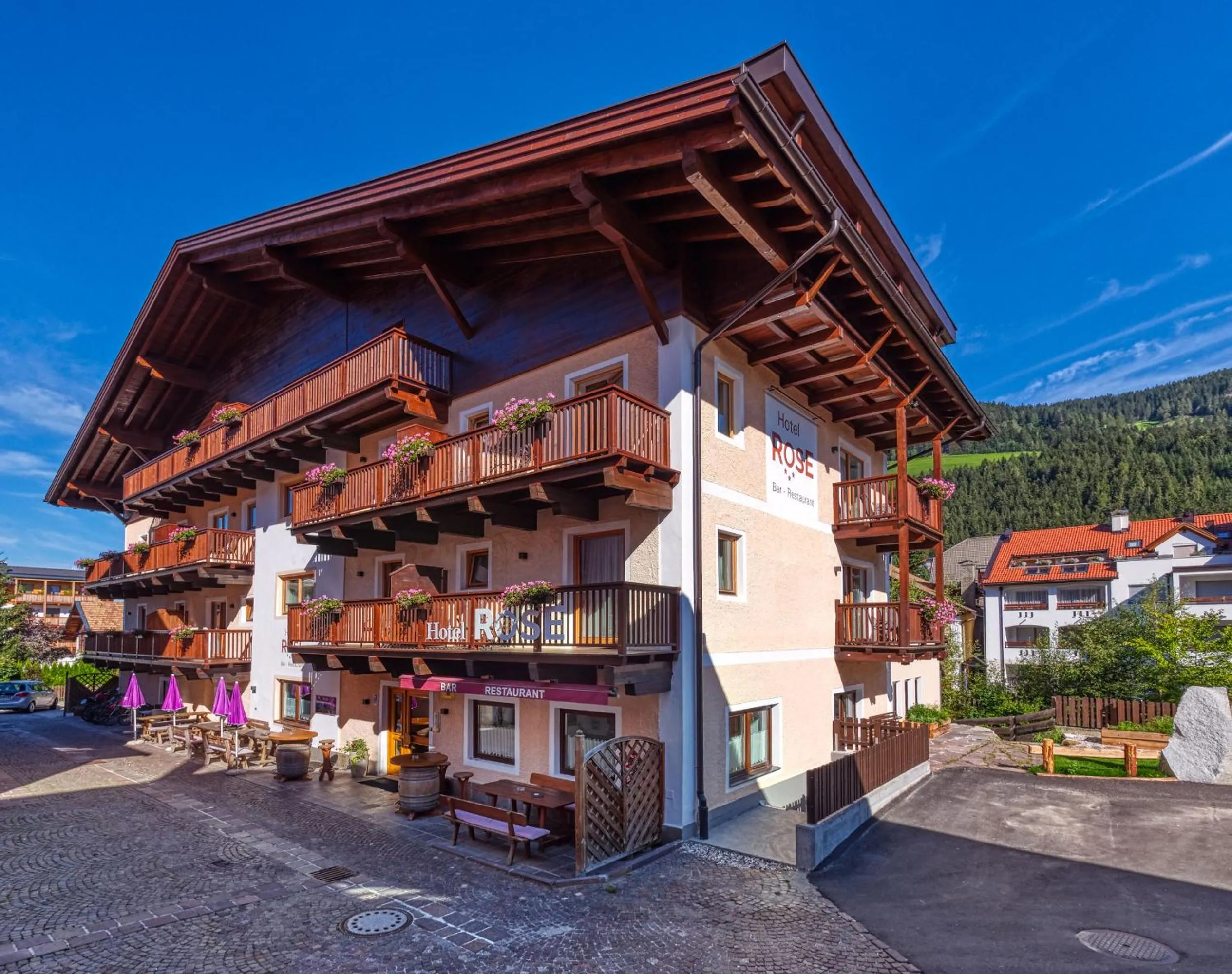 Facade/entrance in Hotel Rose