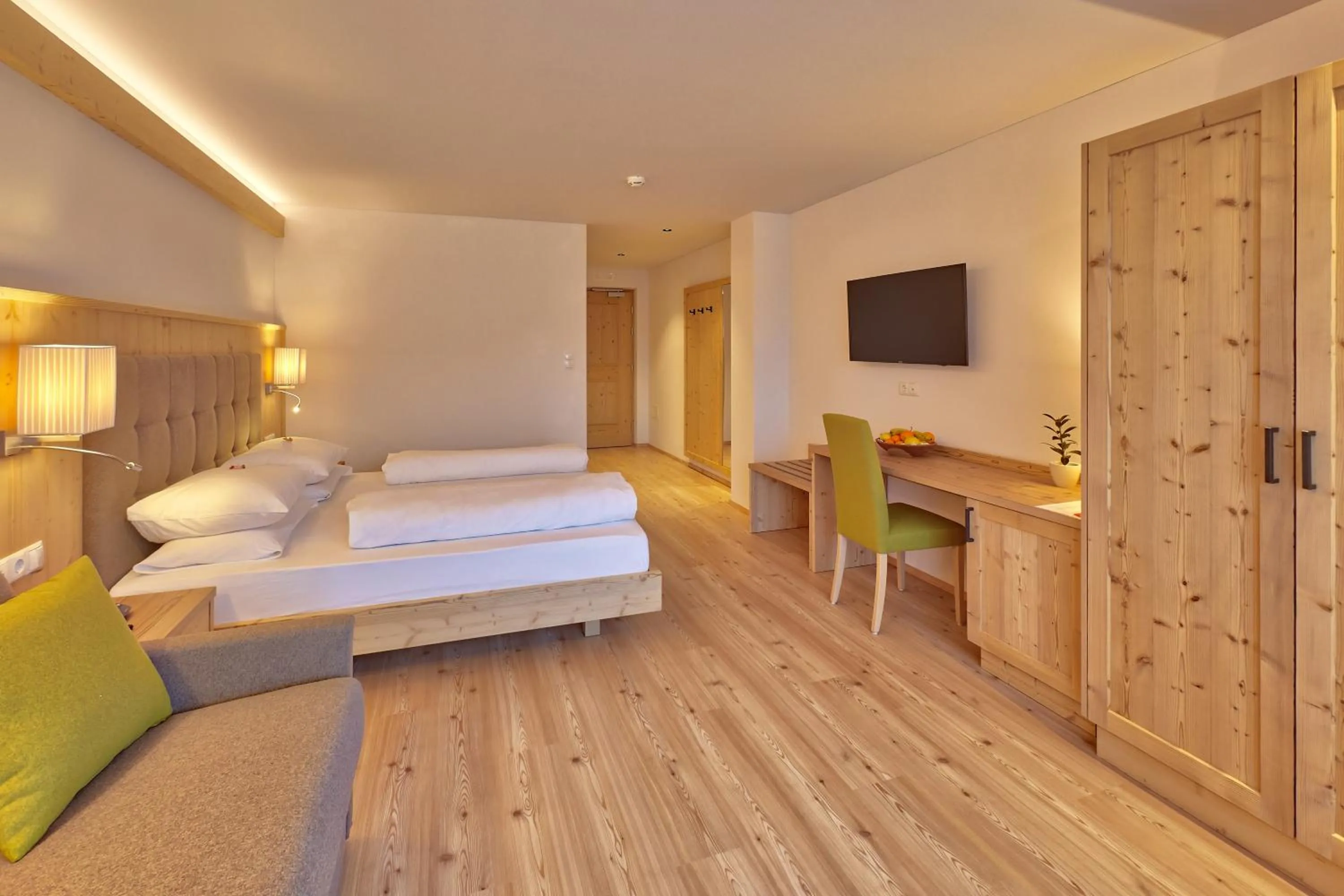 Photo of the whole room, Bed in Hotel Rose