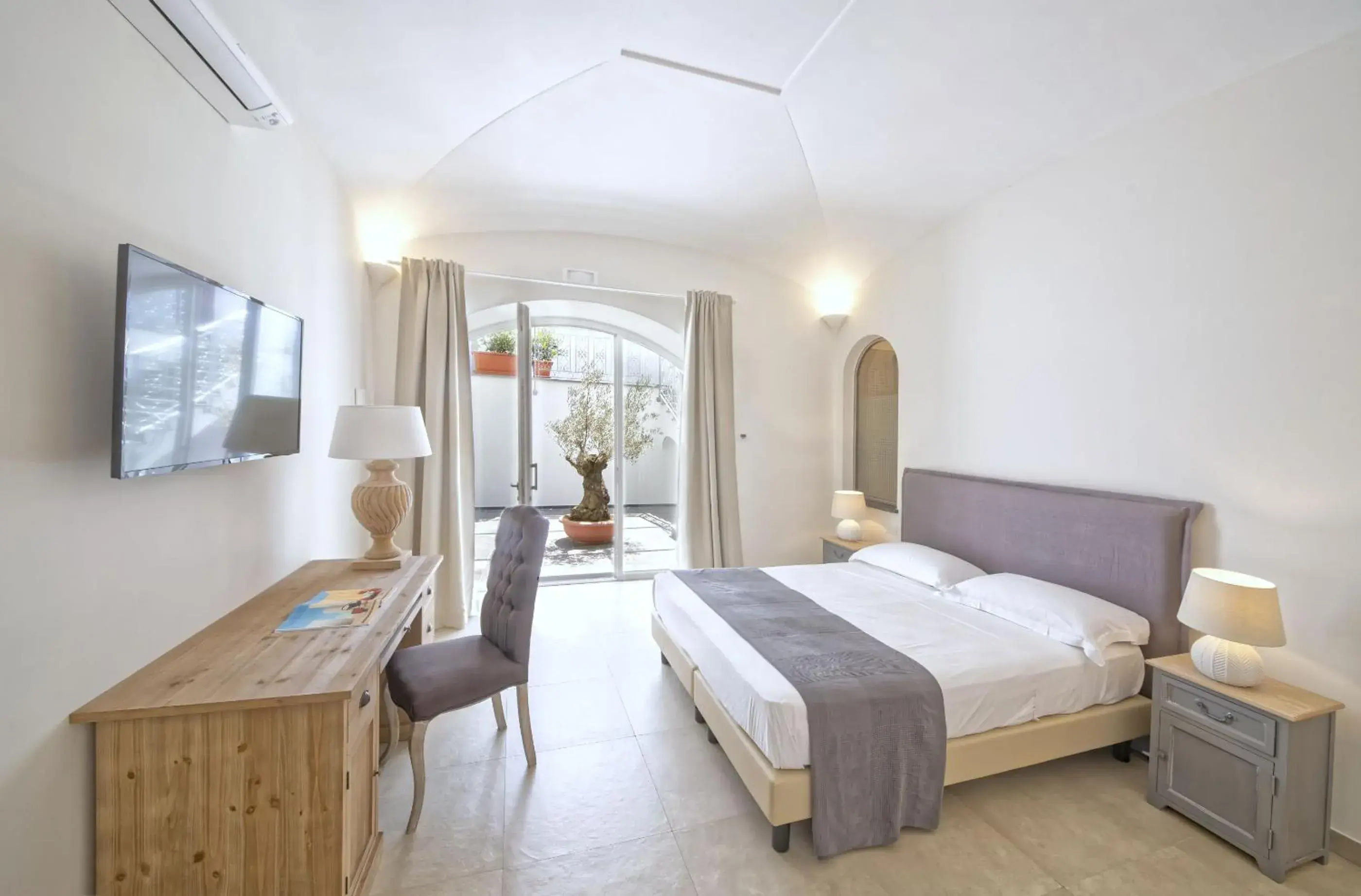 Triple Room in B&B Marina Garden Triple Room in B&B Marina Garden