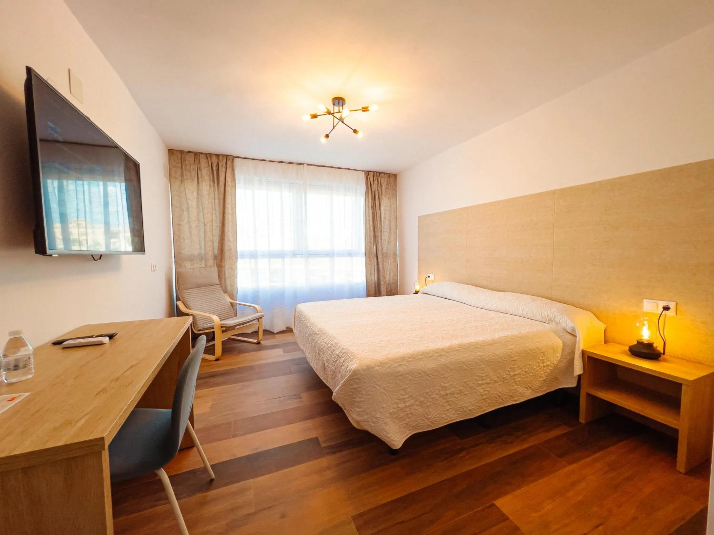 Deluxe Double Room with Bath in Hotel Sorbas