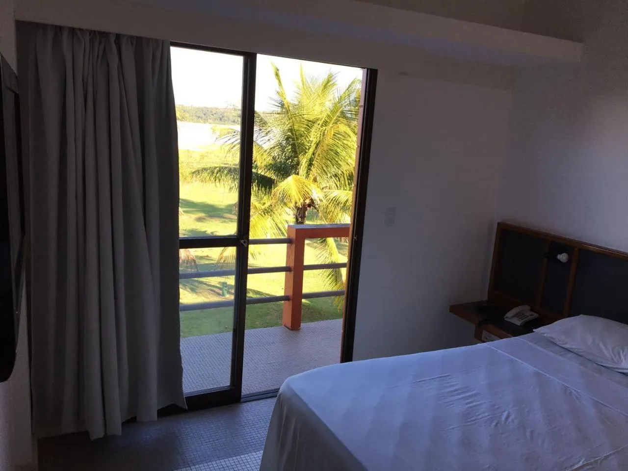 Patio, Bed in Coqueiral Praia Hotel