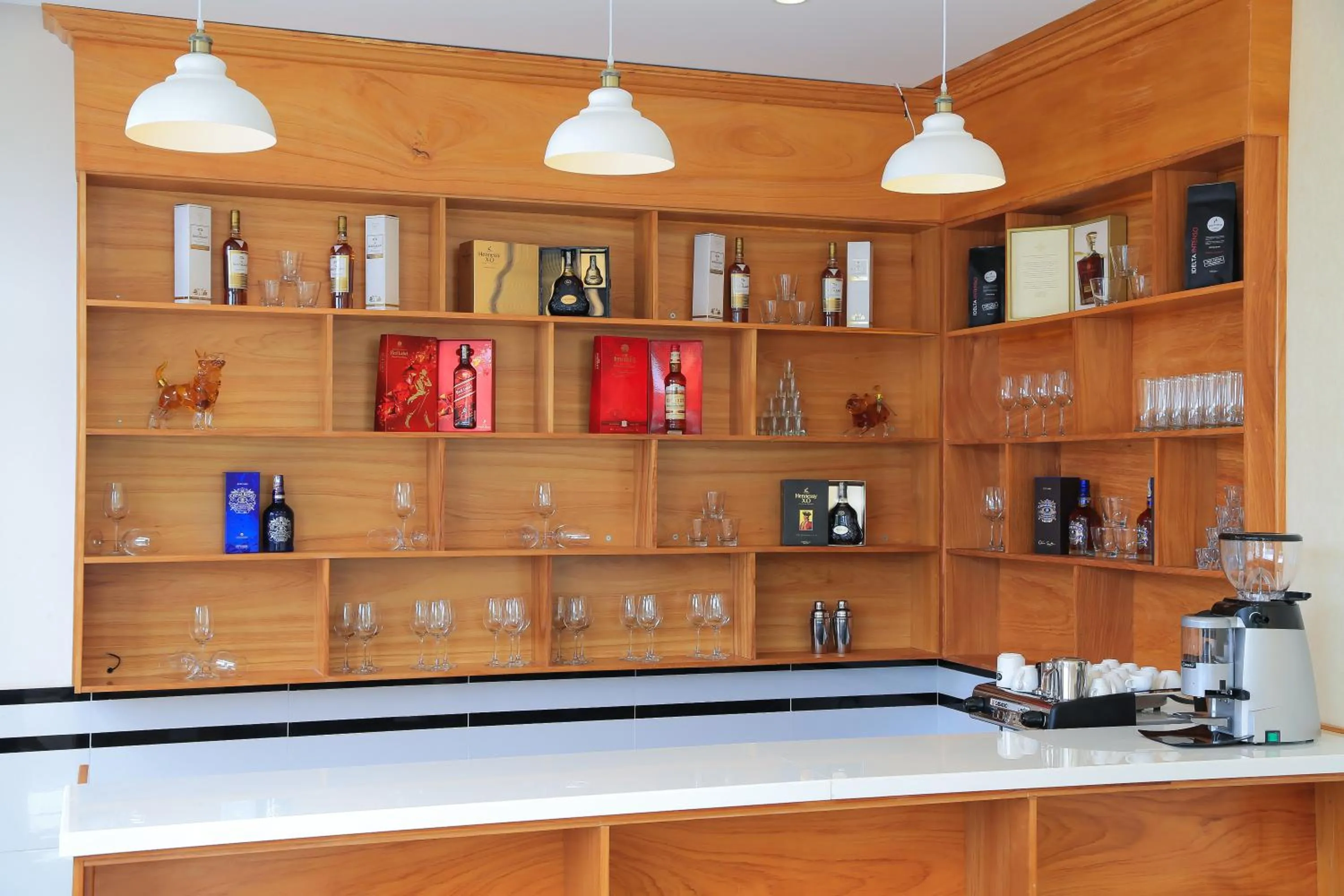 Restaurant/places to eat in Van Kim Long