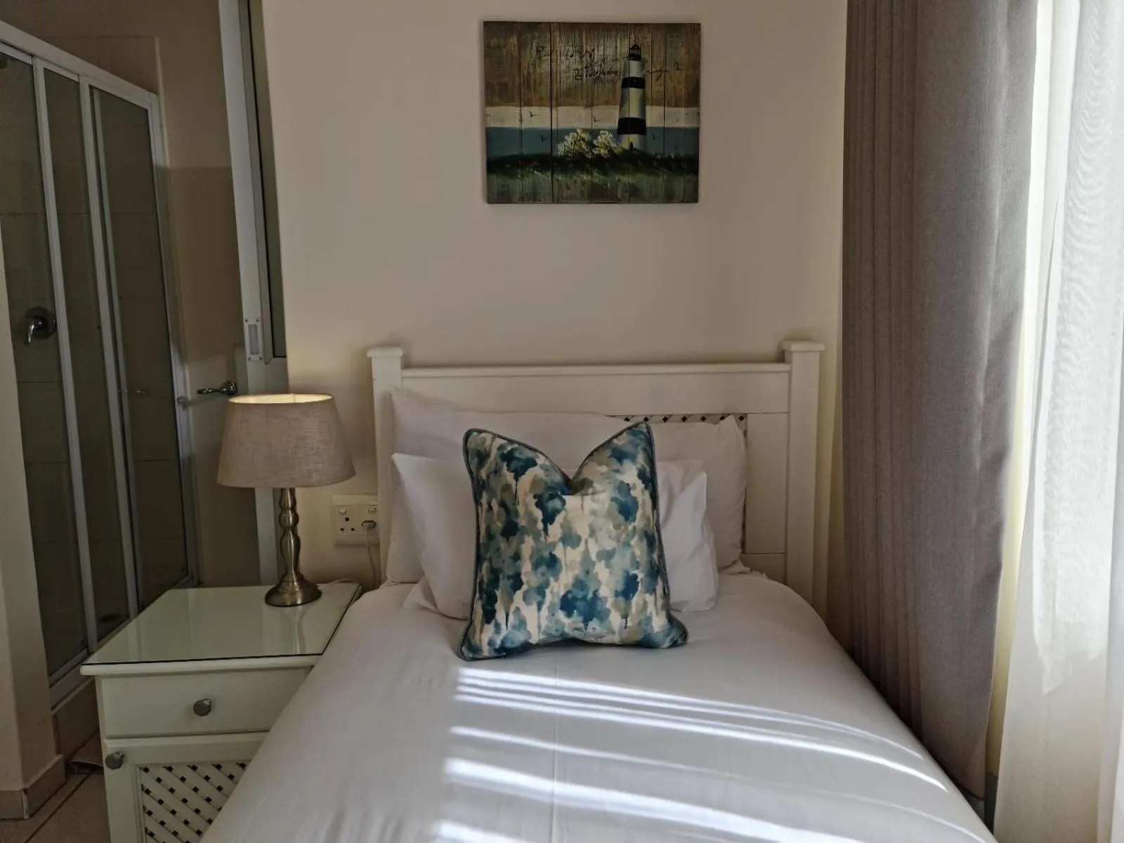 Bed in Peaches & Cream Bed & Breakfast