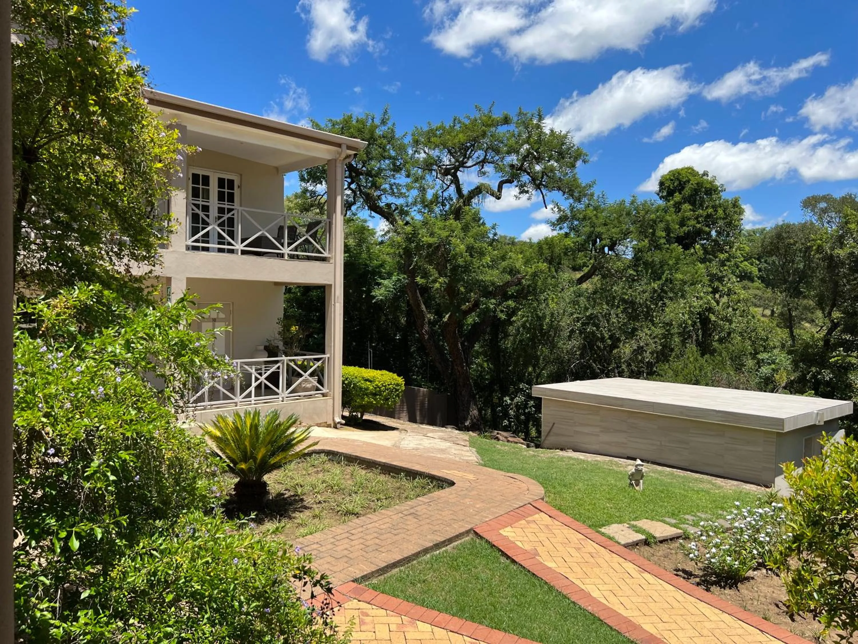 Garden in Peaches & Cream Bed & Breakfast