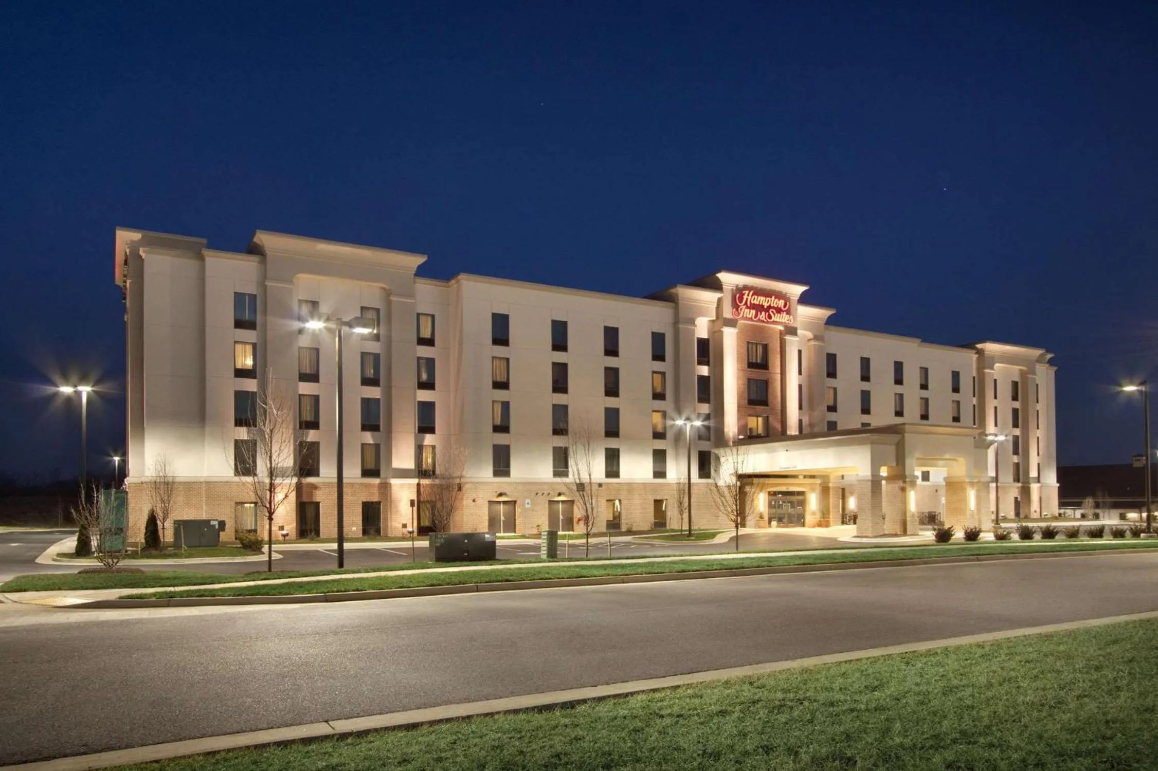 Property building in Hampton Inn & Suites Charles Town