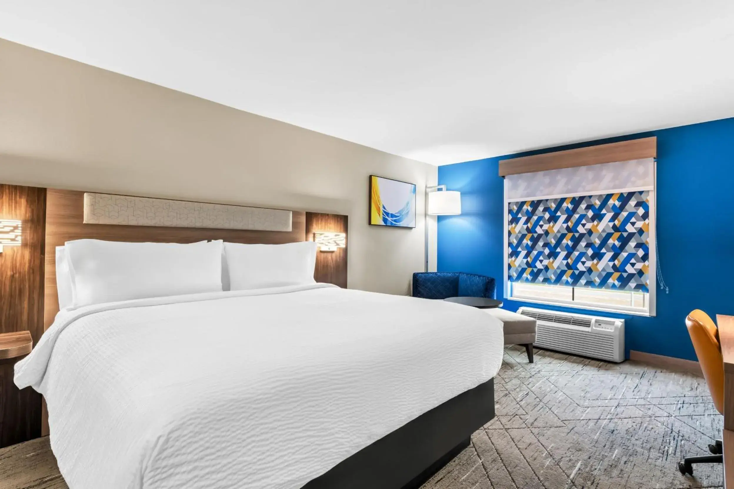 Bedroom, Bed in Holiday Inn Express and Suites Hotel - Pauls Valley by IHG Bedroom, Bed in Holiday Inn Express and Suites Hotel - Pauls Valley by IHG