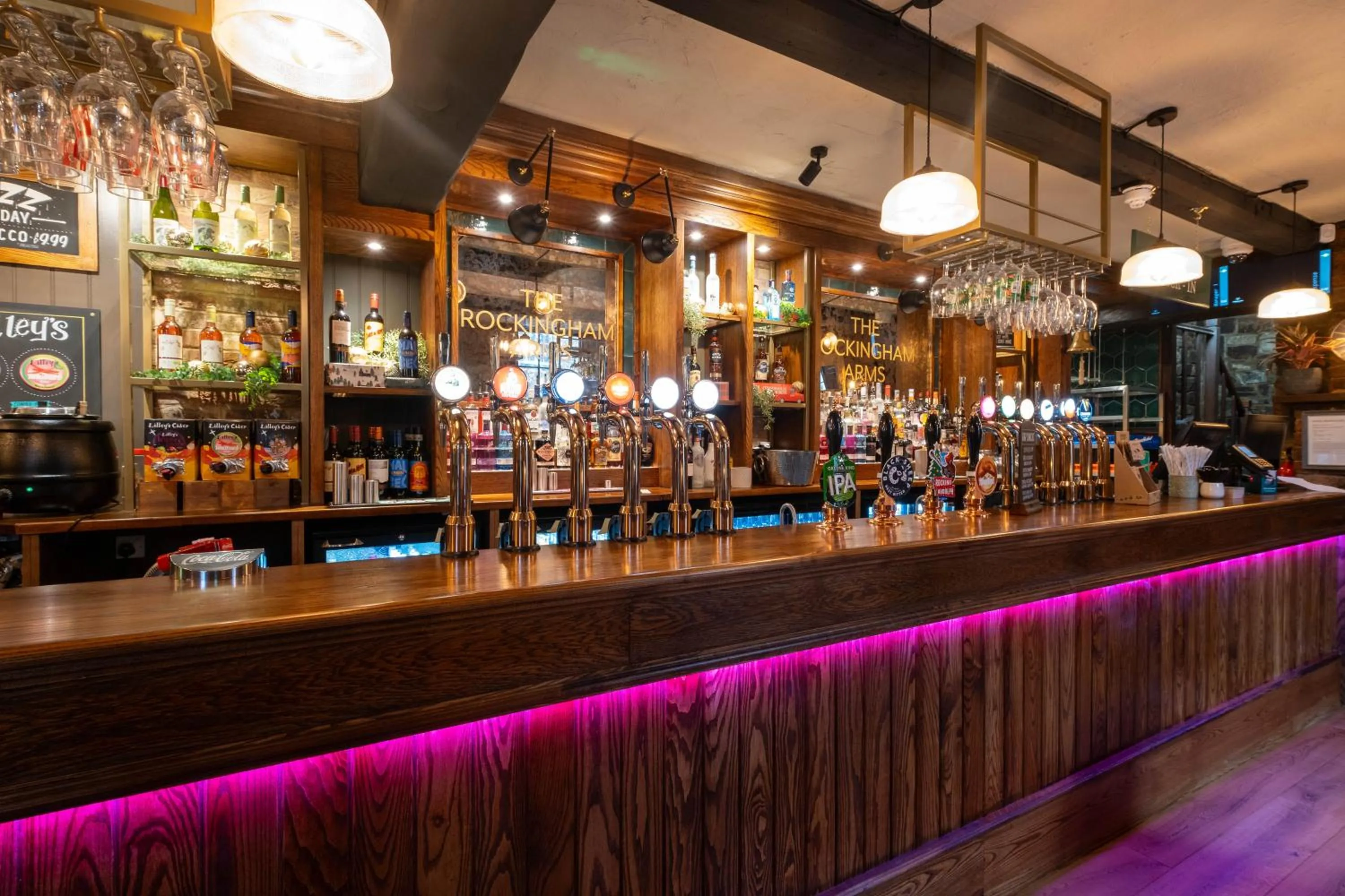 Lounge or bar in Rockingham Arms By Greene King Inns