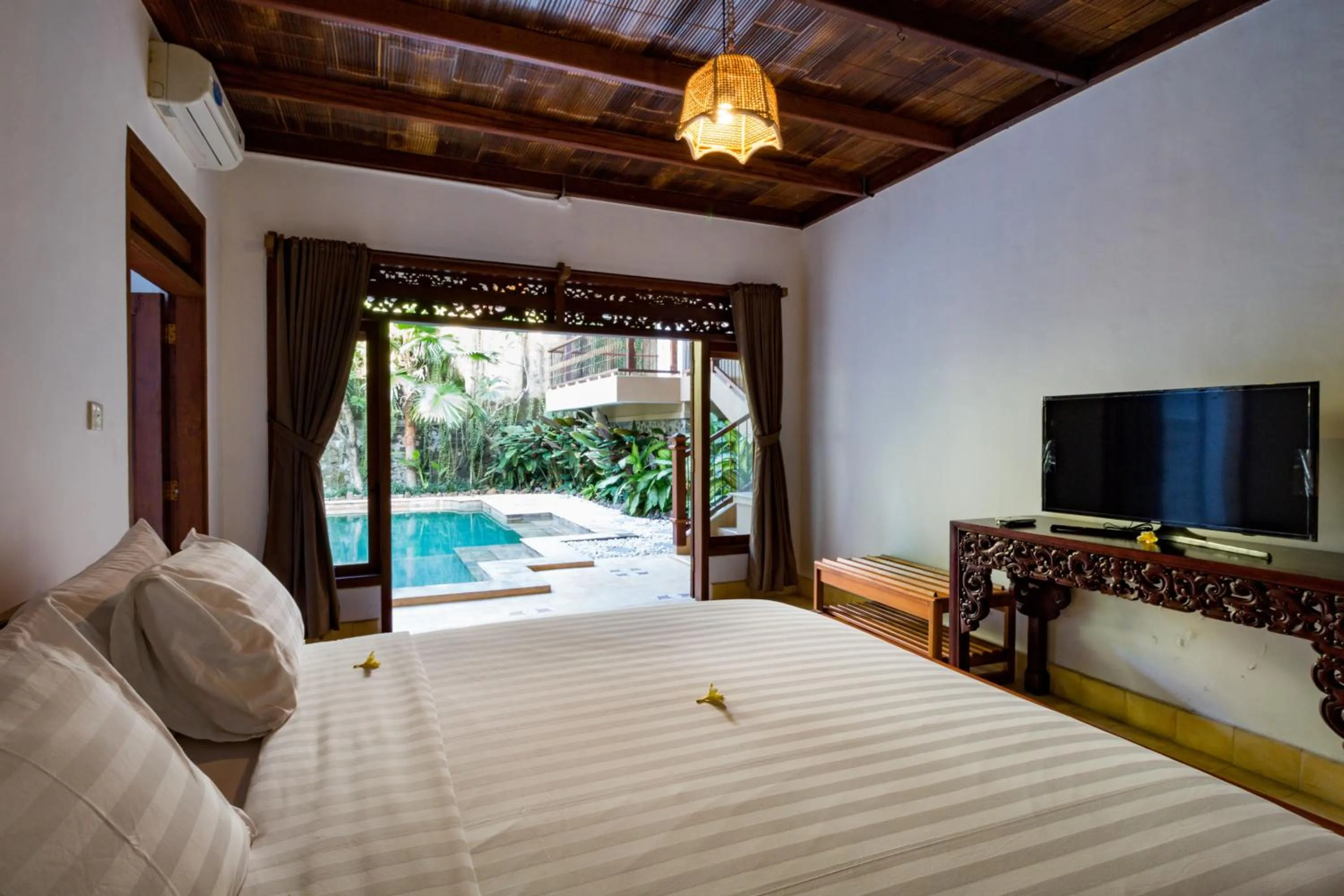 View (from property/room), Bed in Bali Royal Heritage Villas