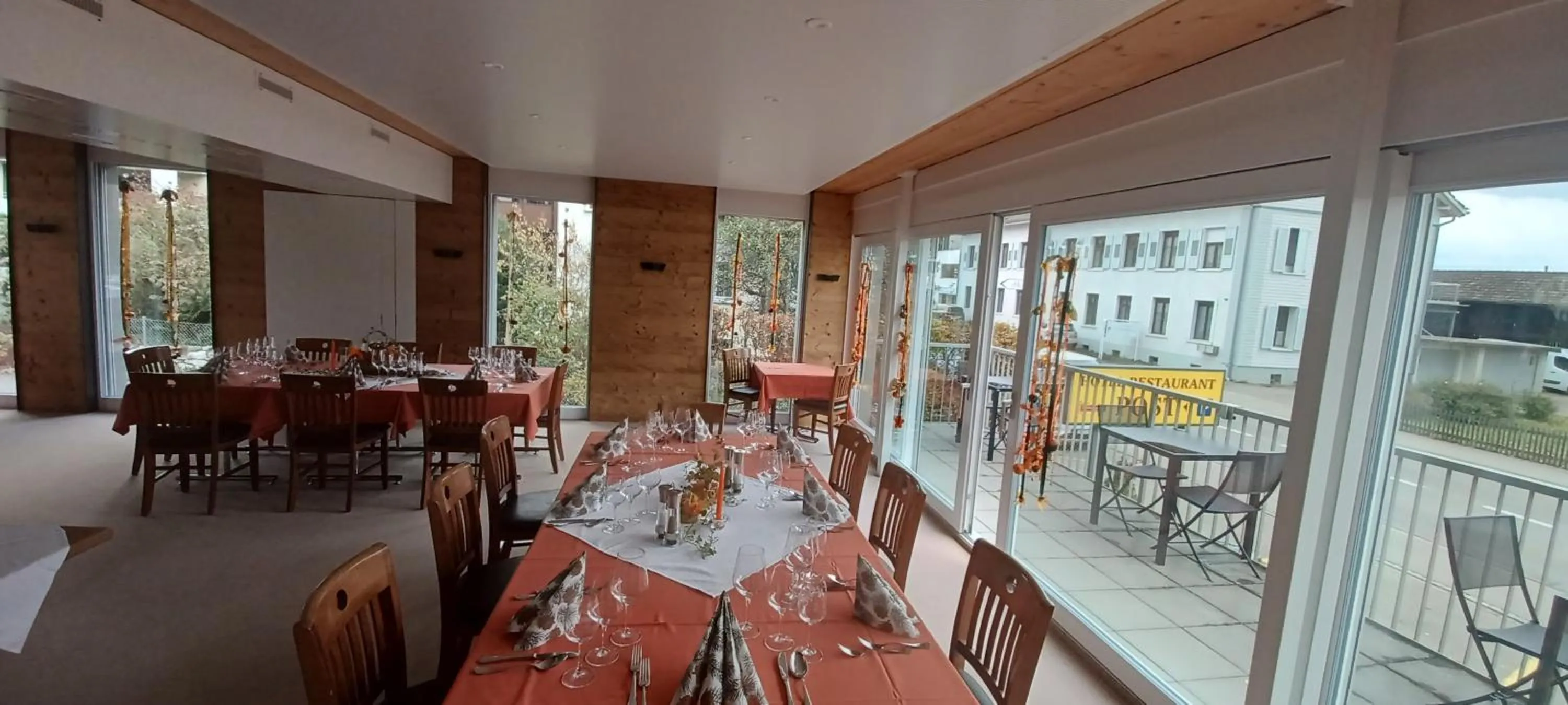 Restaurant/places to eat in Hotel / Restaurant Post