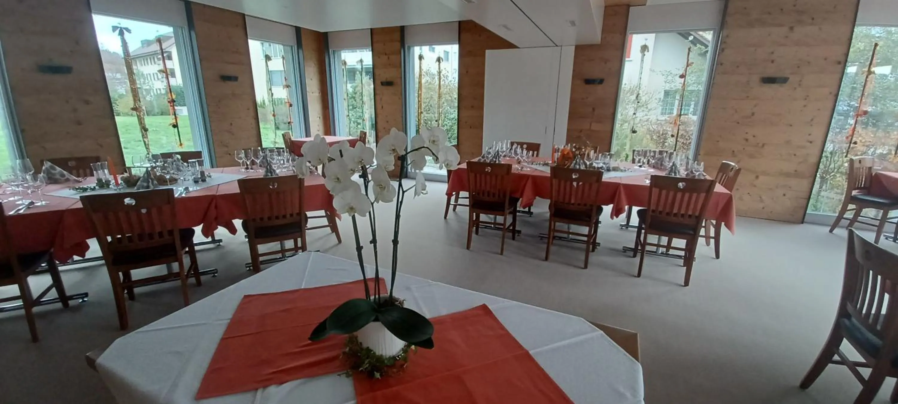 Restaurant/places to eat in Hotel / Restaurant Post