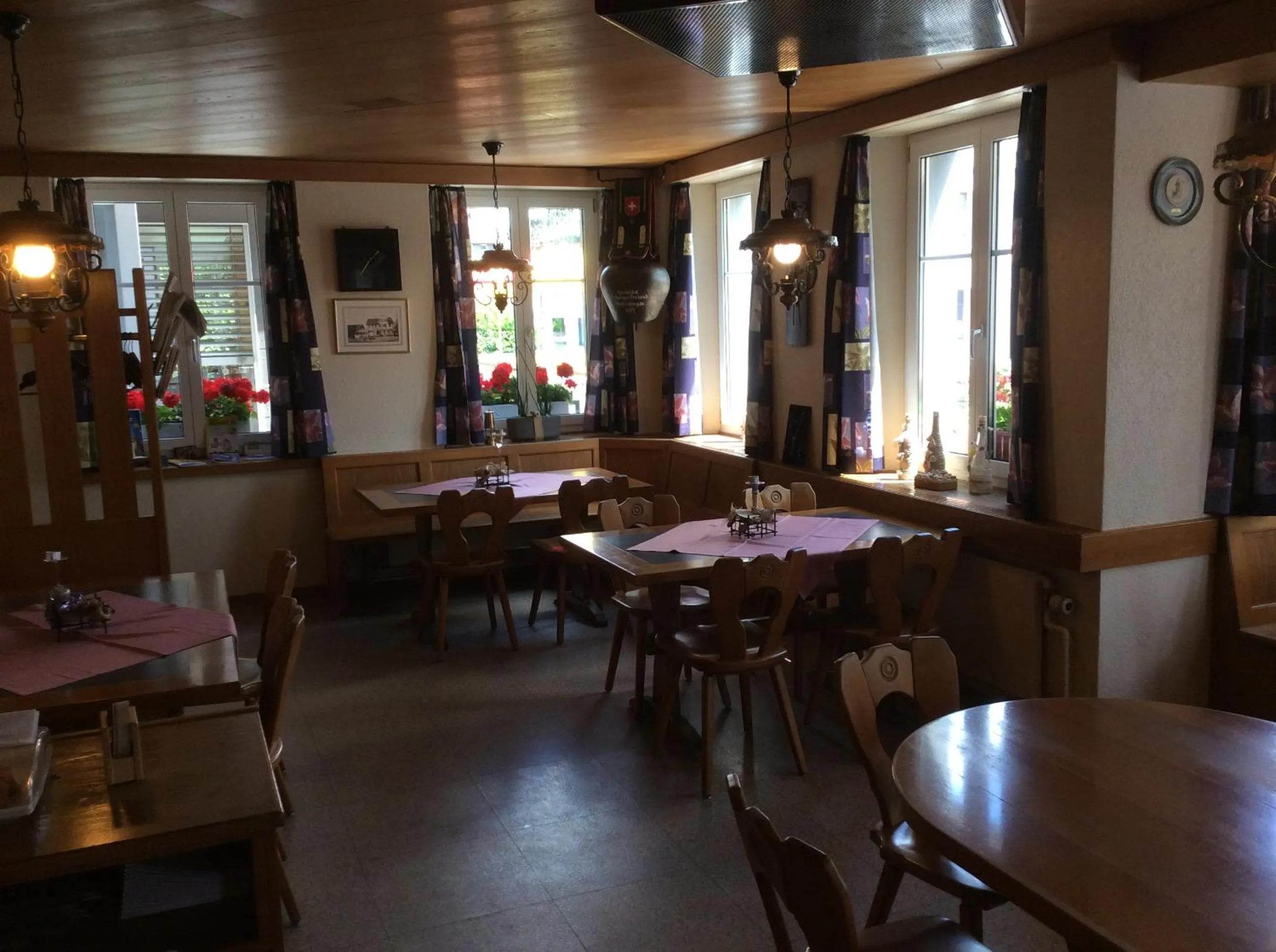 Restaurant/places to eat in Hotel / Restaurant Post