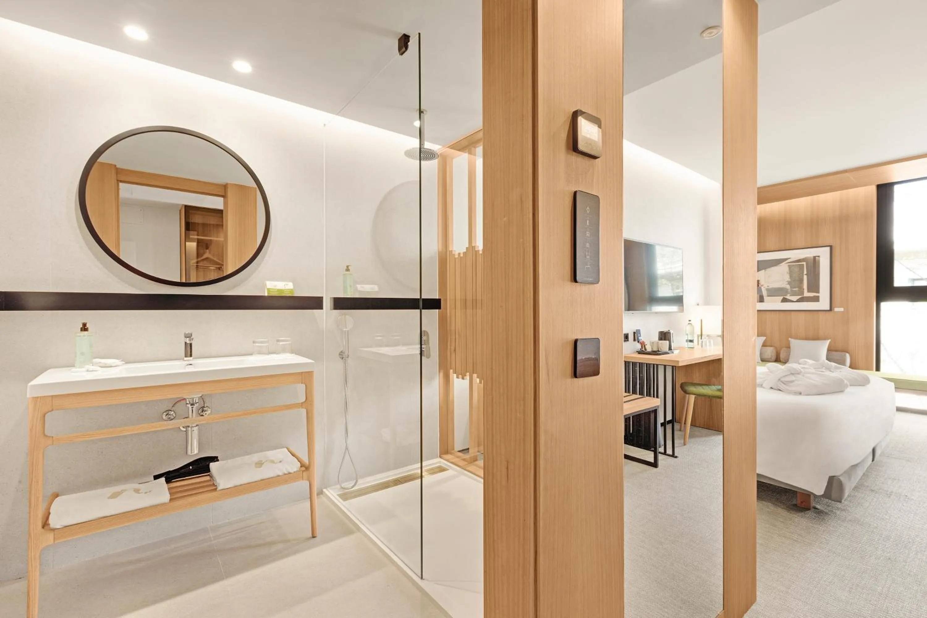 Shower, Bed in Protur Naisa Palma Hotel