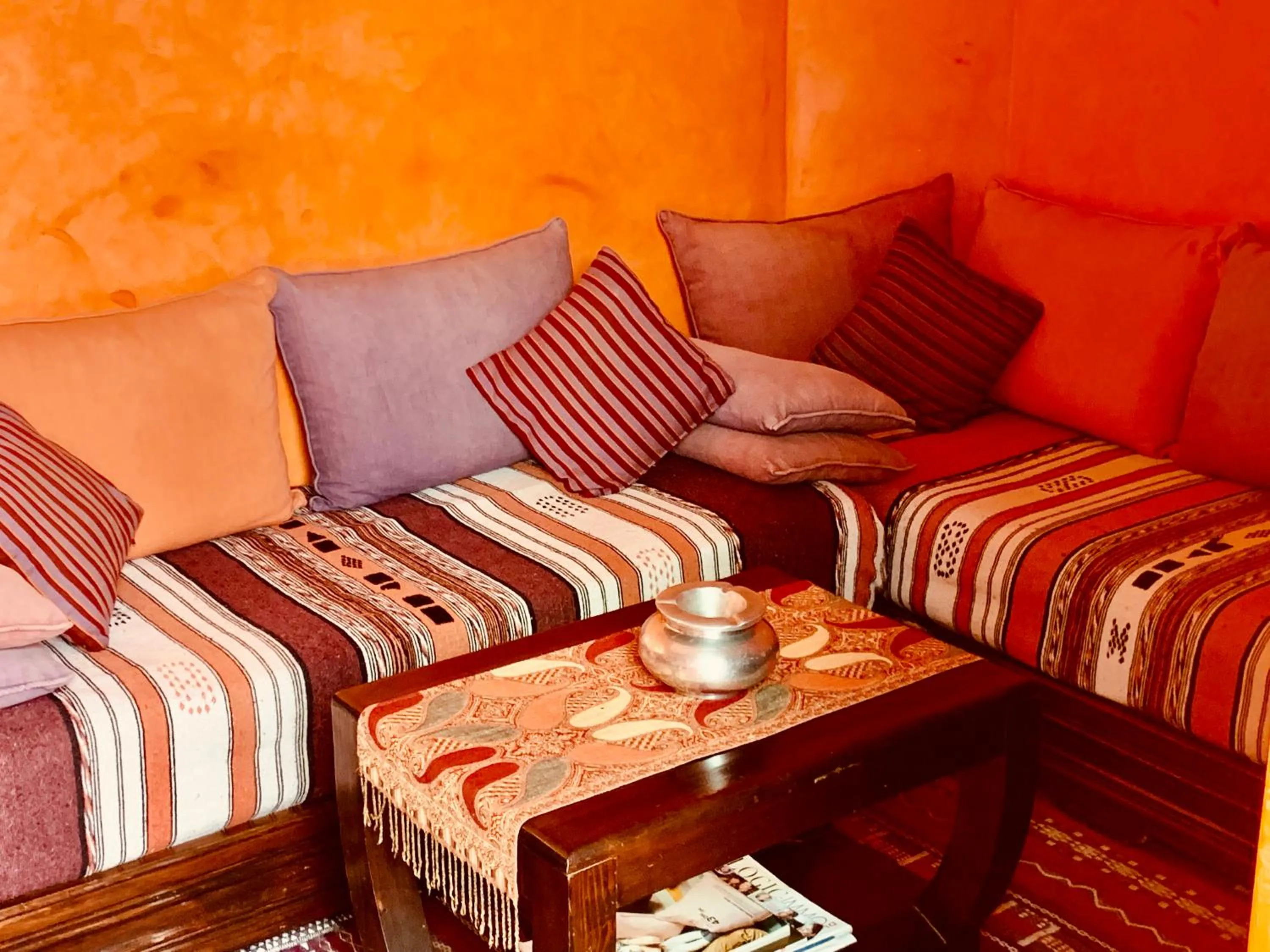 Seating area, Bed in Dar Zemrane