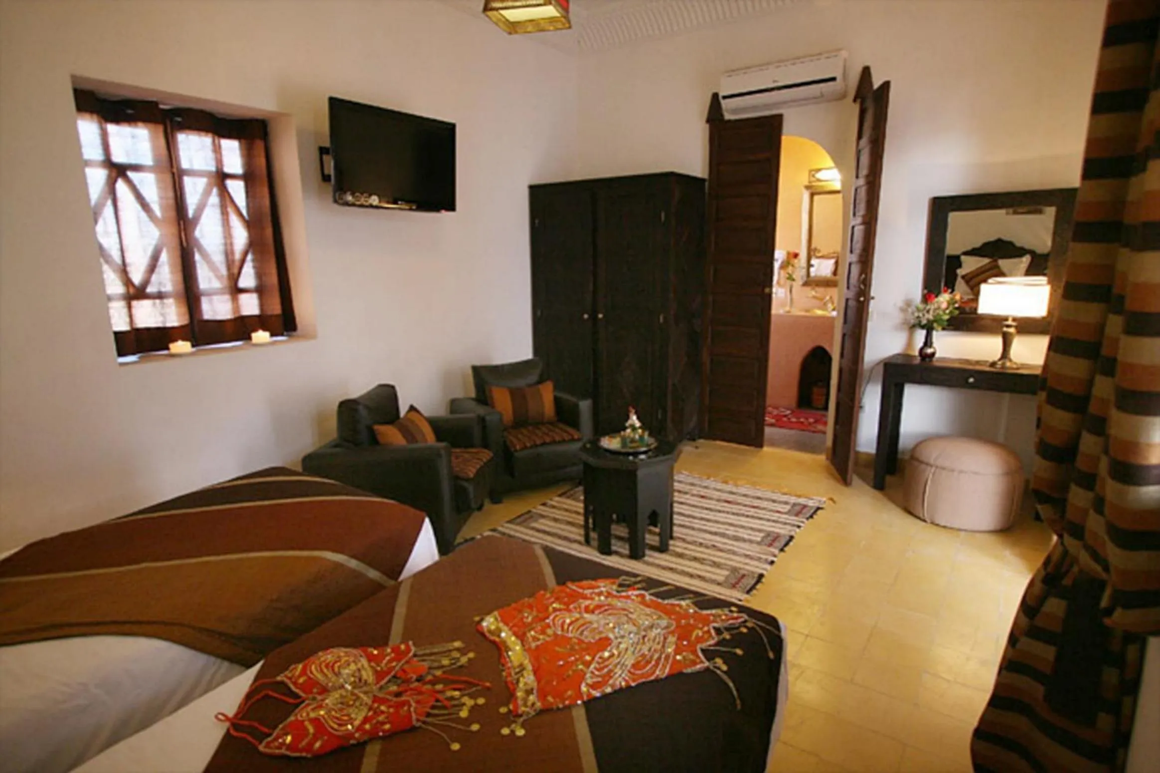 Photo of the whole room, Bed in Riad Shaloma