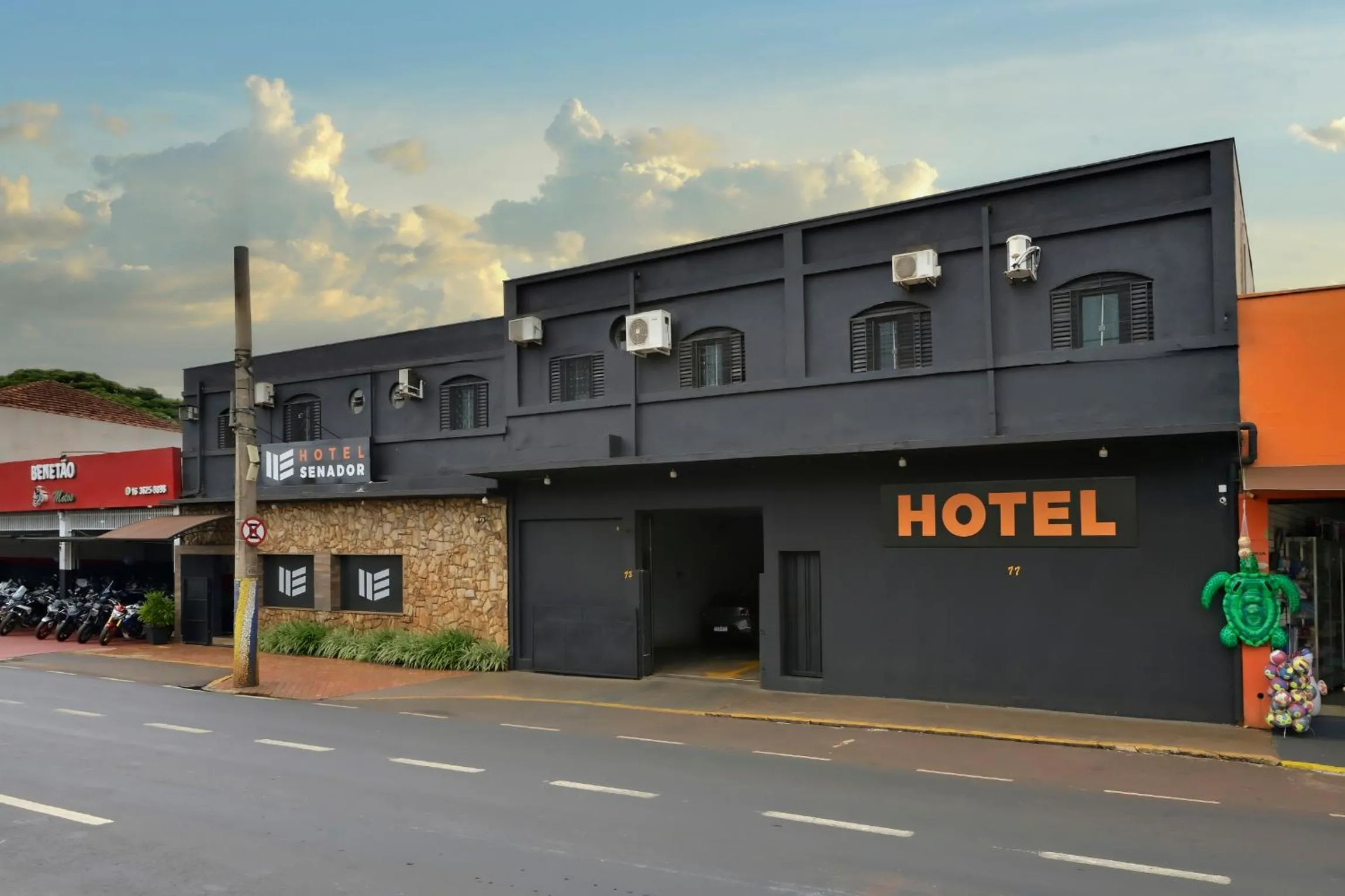 HOTEL SENADoR