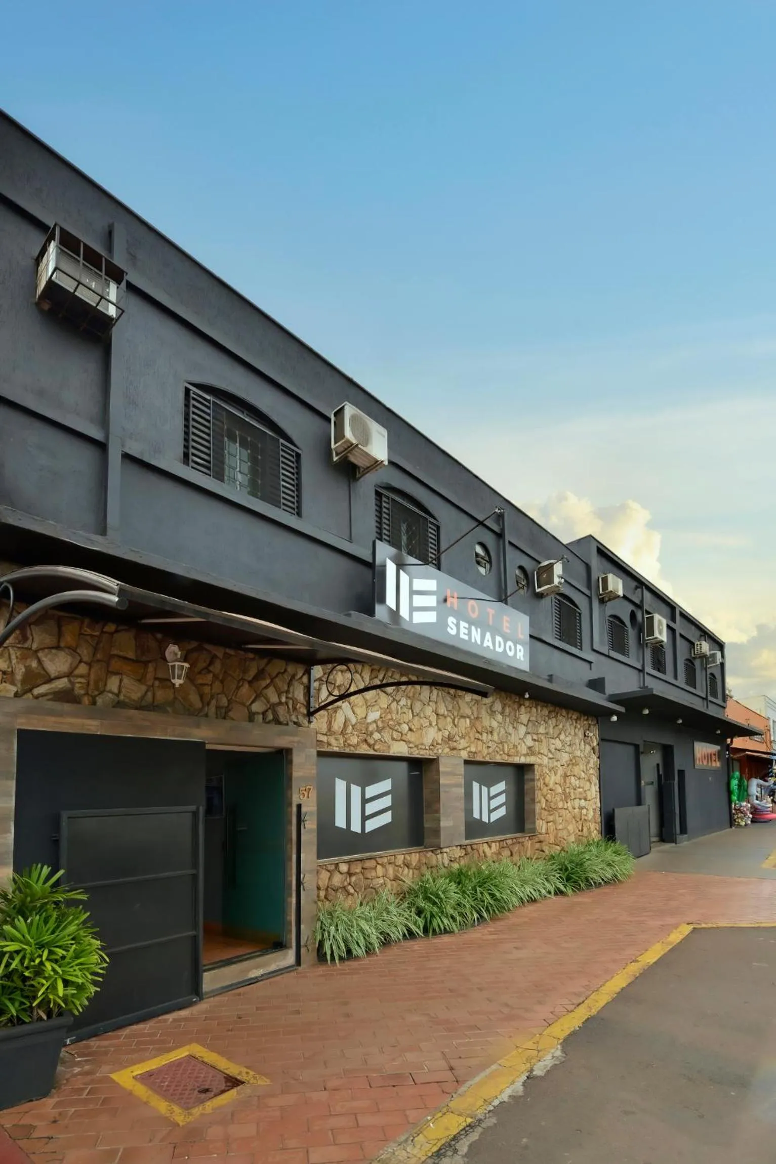 Property building in HOTEL SENADoR